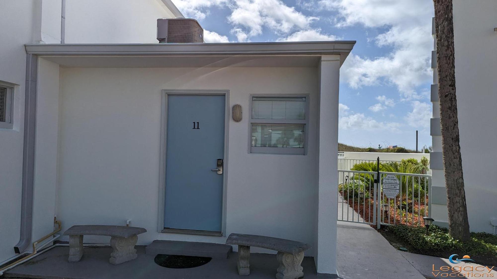 Is7-cozy 2 Bed Beachfront-walk Out To The Beach! * Fort Walton Beach