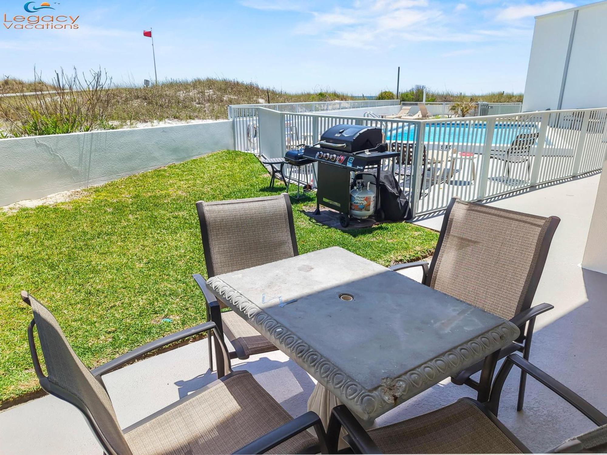 Is7-cozy 2 Bed Beachfront-walk Out To The Beach!