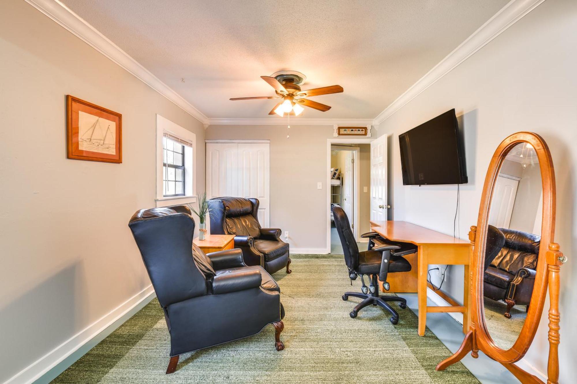 Pet-friendly Walton 4 Mi To Ocean