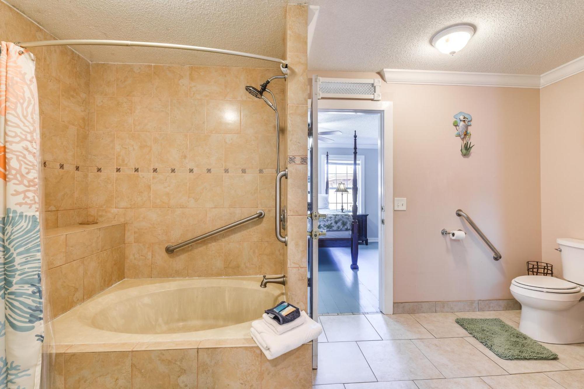 Pet-friendly Walton 4 Mi To Ocean Holiday home