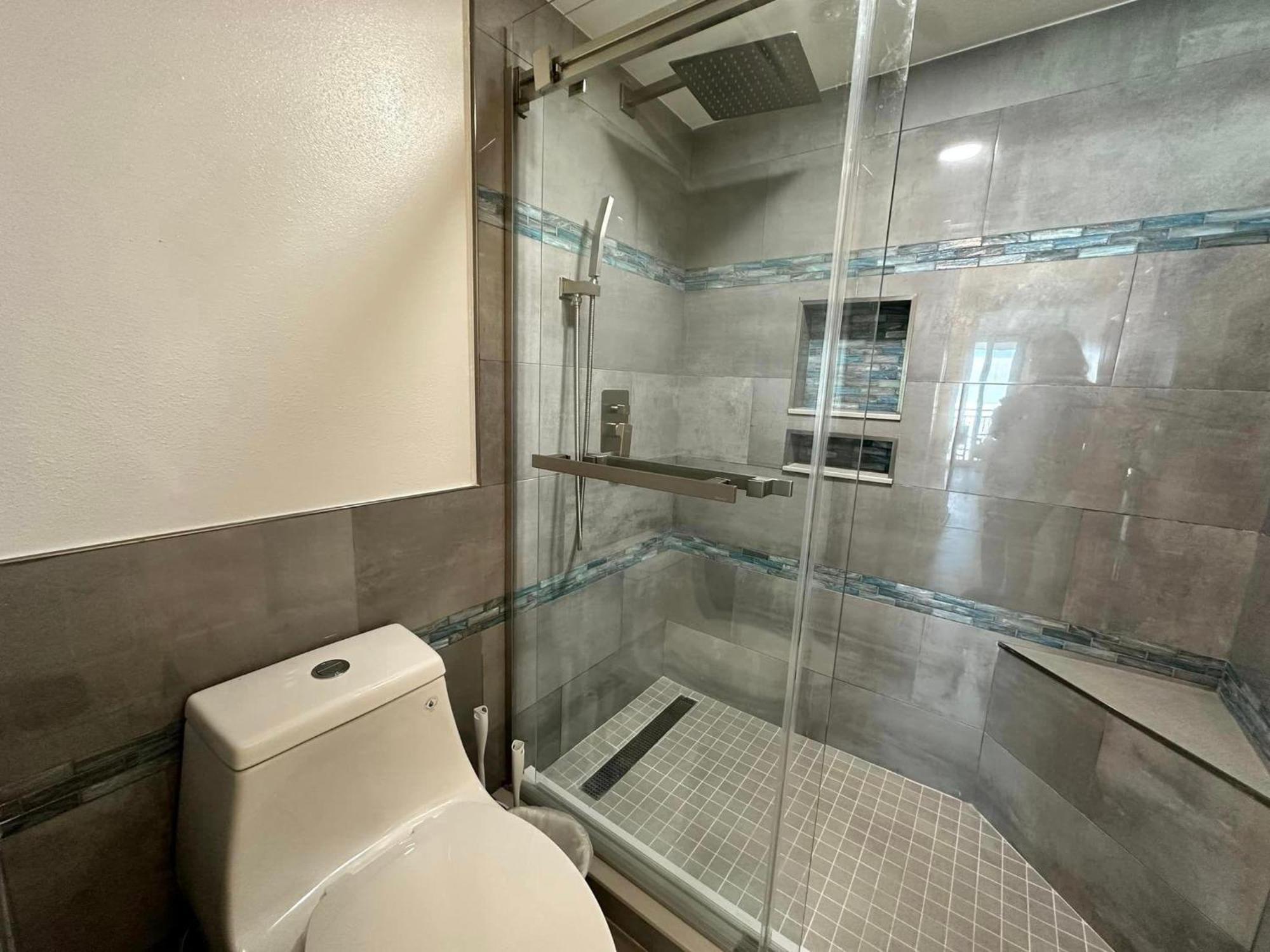 Nautilus 1606 Gulf Front 2 Bedroom 6th Floor Huge Wraparound Balcony * Fort Walton Beach