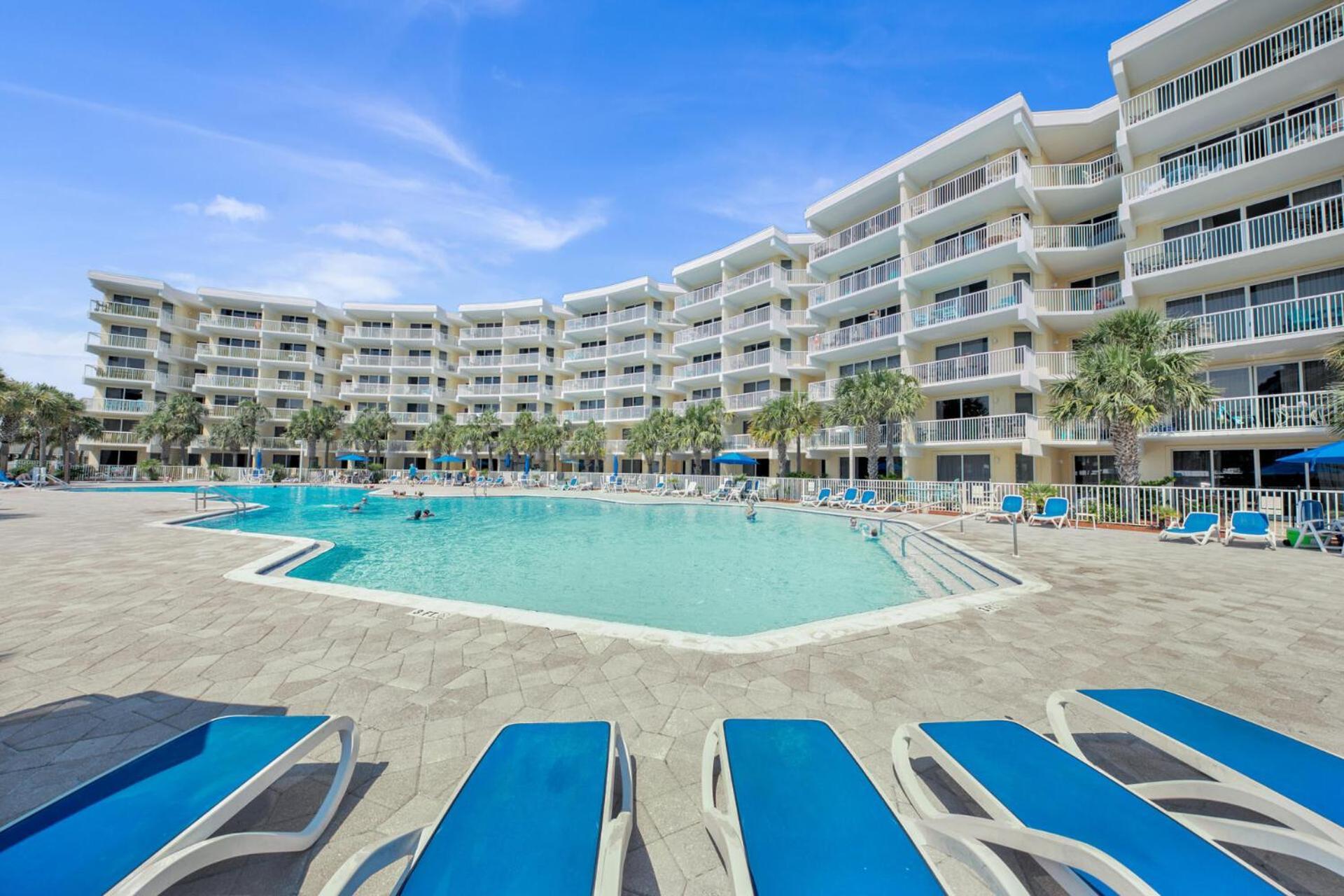 Destin West Gulfside Two Bedroom With Bunks!!! Lazy River!! Holiday home *