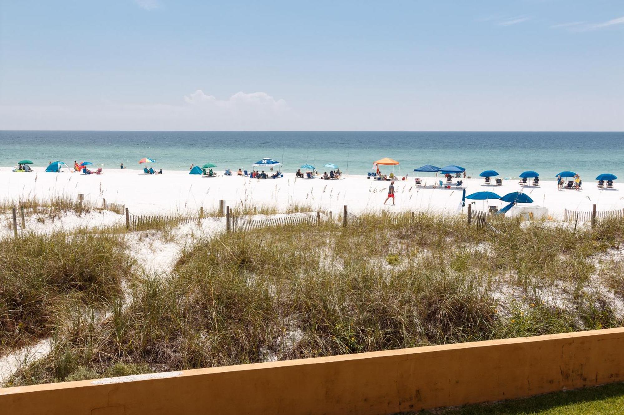 Cozy Beachfront - Romantic Getaway! Apartment