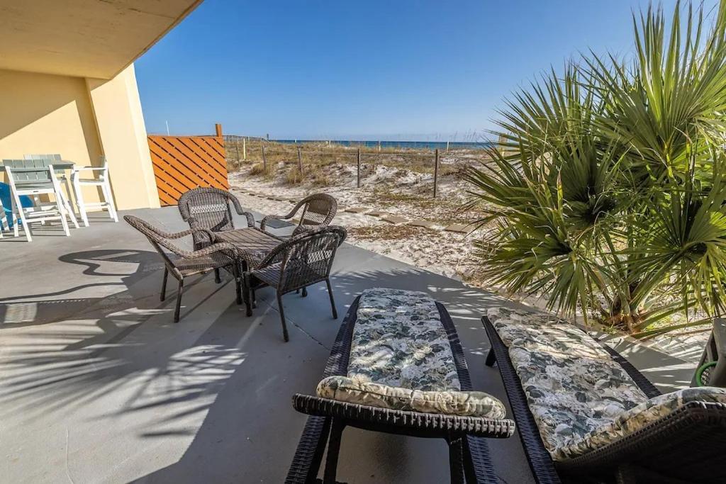 Apartment Family Tides-the Ultimate Family Beachfront Condo!