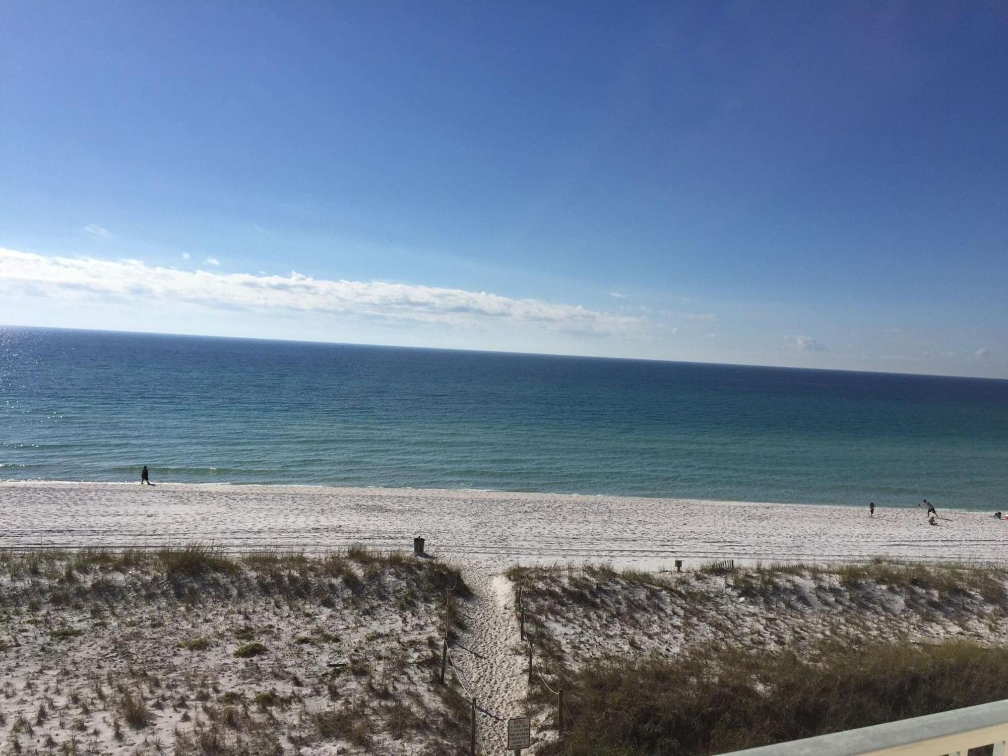 Aqua 404 Apartment
