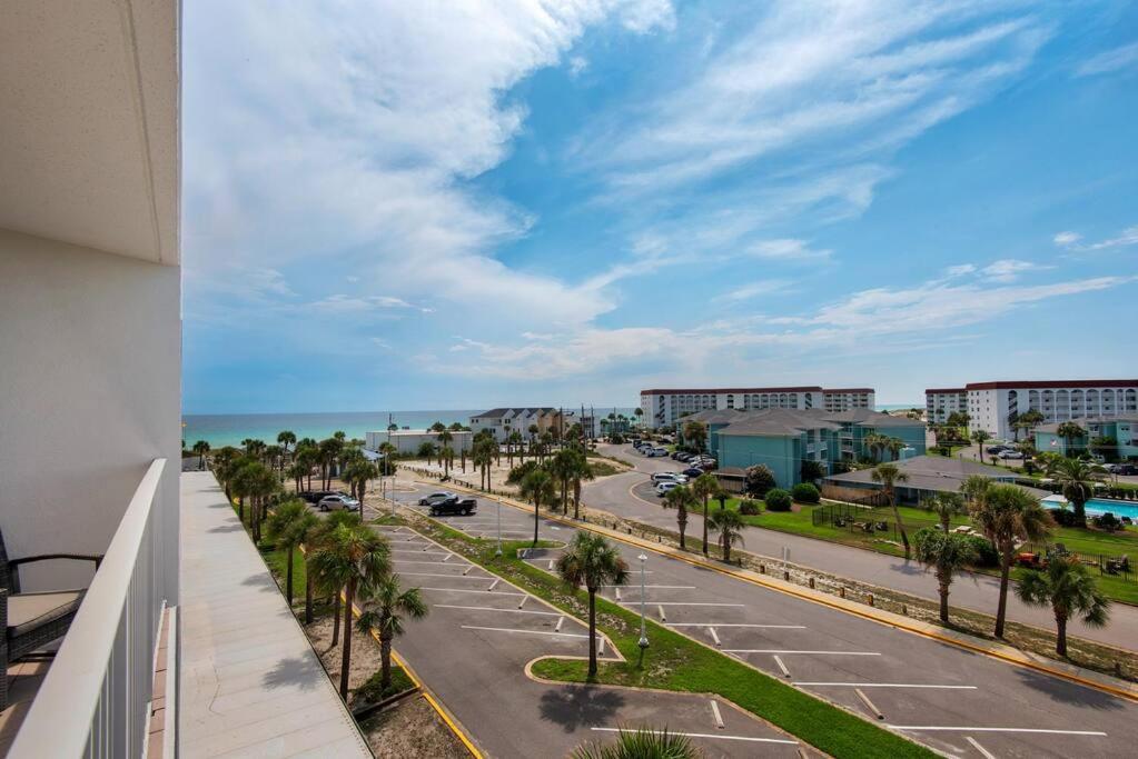 Holiday home Balcony View! Heated Pool! Fort Walton Beach