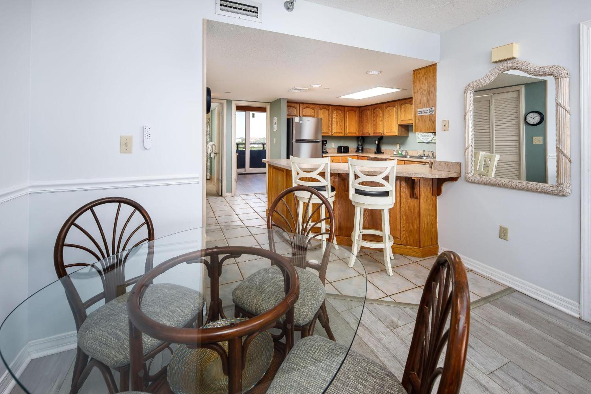 Nautilus 1606 Gulf Front 2 Bedroom 6th Floor Huge Wraparound Balcony Holiday home *