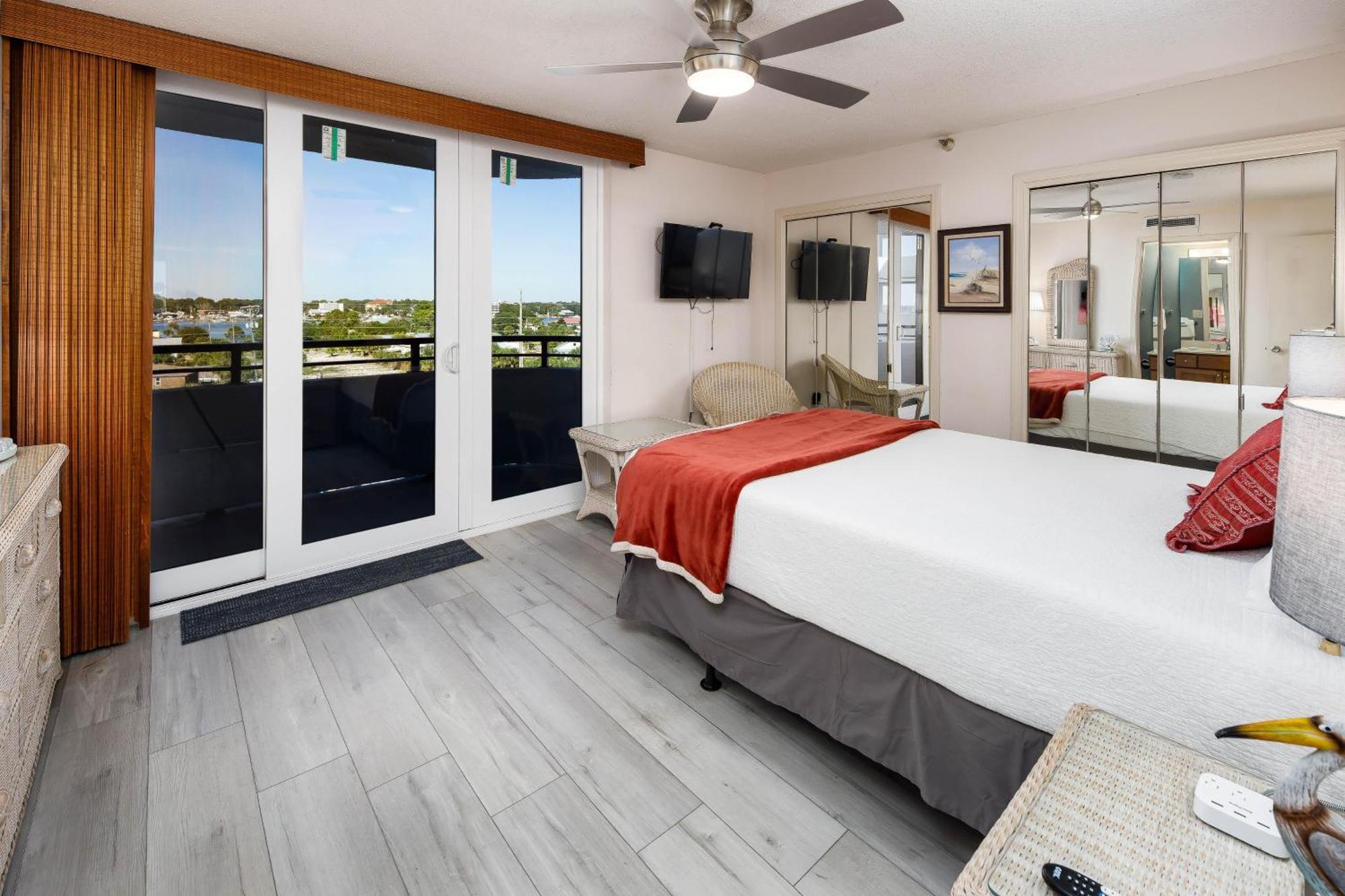Nautilus 1606 Gulf Front 2 Bedroom 6th Floor Huge Wraparound Balcony Holiday home *