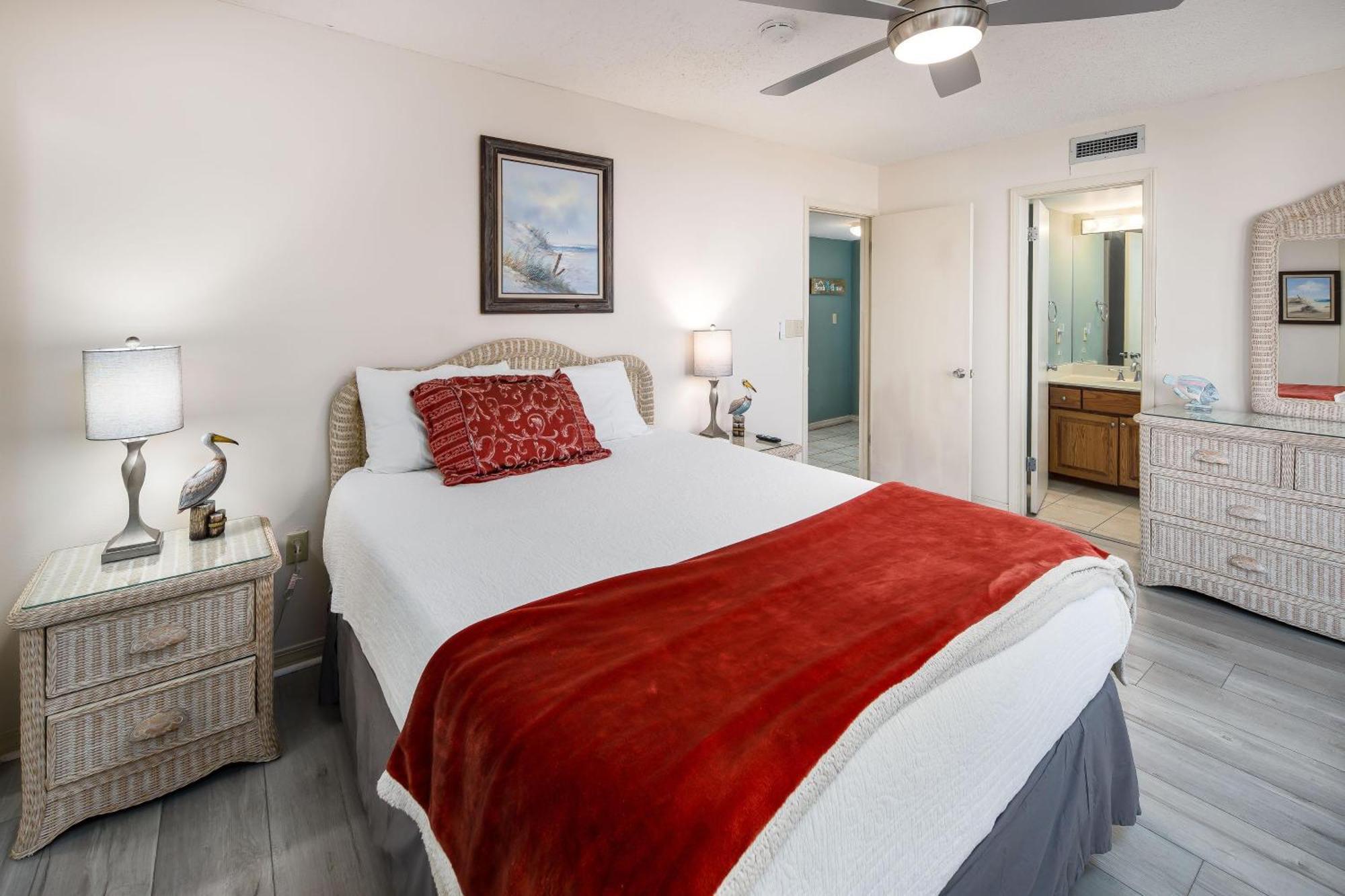 Nautilus 1606 Gulf Front 2 Bedroom 6th Floor Huge Wraparound Balcony Holiday home Fort Walton Beach