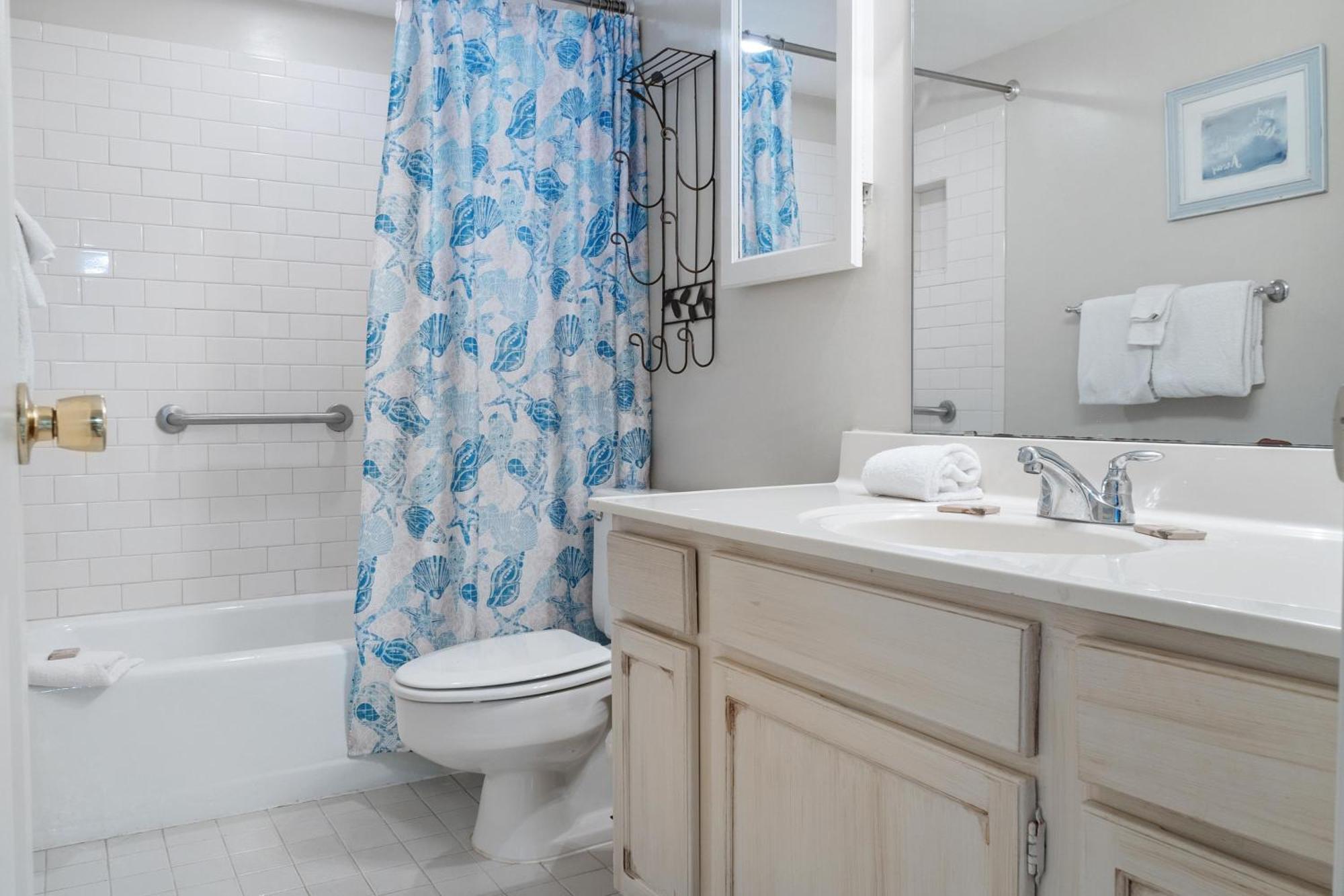 504 Surf Dweller By Alicia Hollis Realtor - Open March 16th Week Holiday home