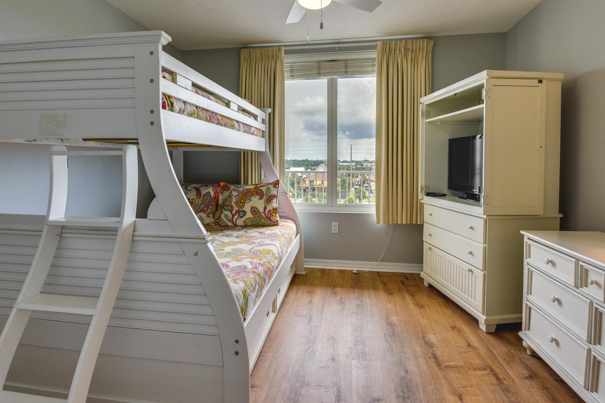 Apartment Walton With Pool And Hot Tub Access