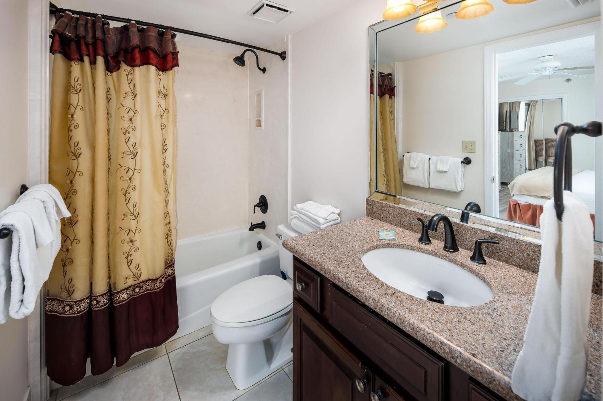Nautilus 1501 - Gulf Front 2 Bedroom - 5th Floor - Huge Wrap Around Balcony * Fort Walton Beach