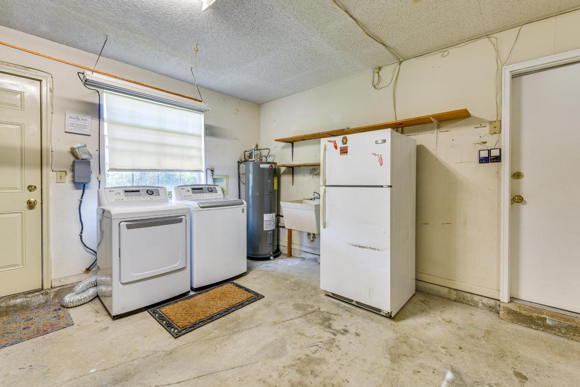 Pet-friendly Walton With Pool