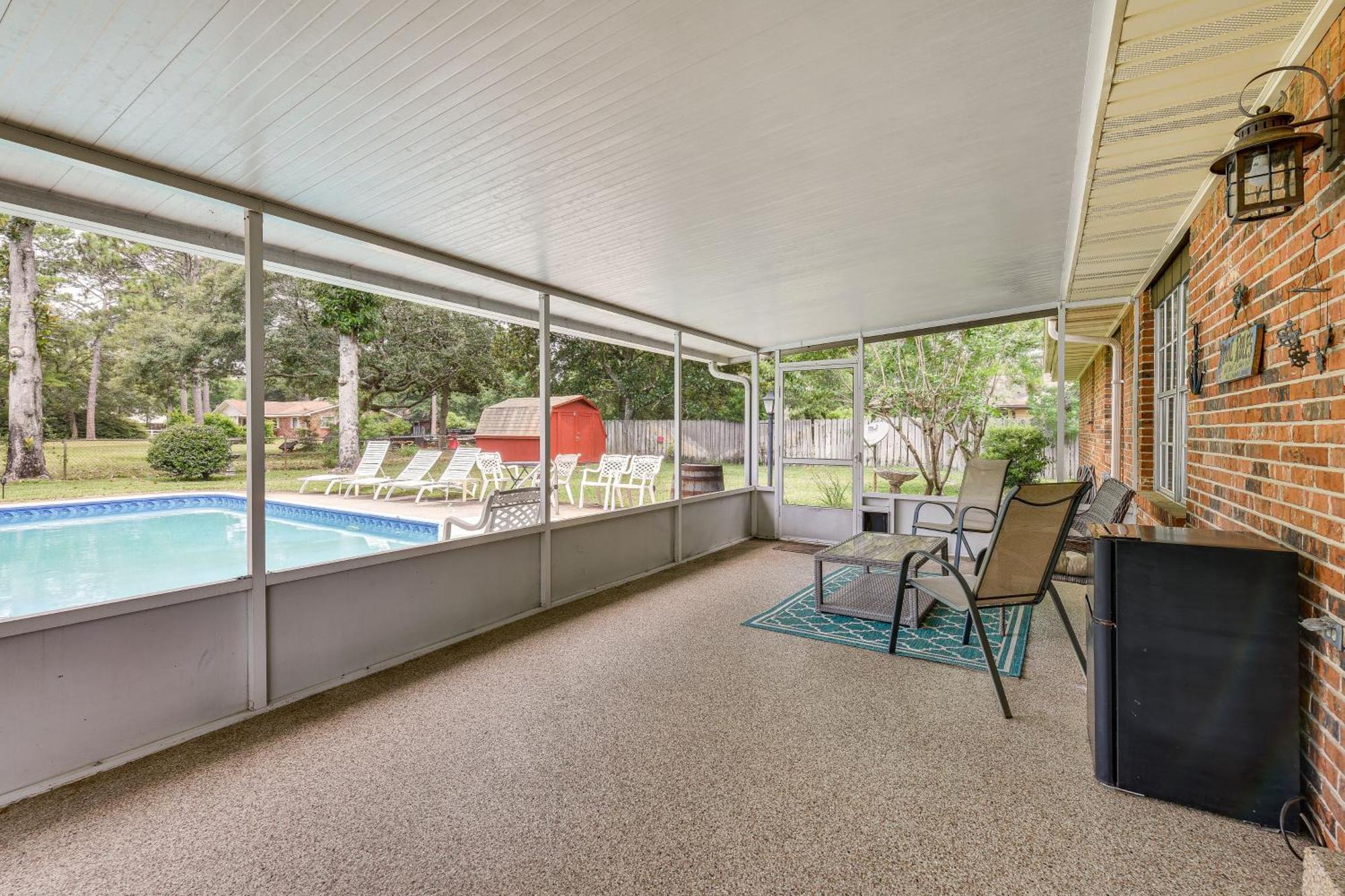 Pet-friendly Walton With Pool *