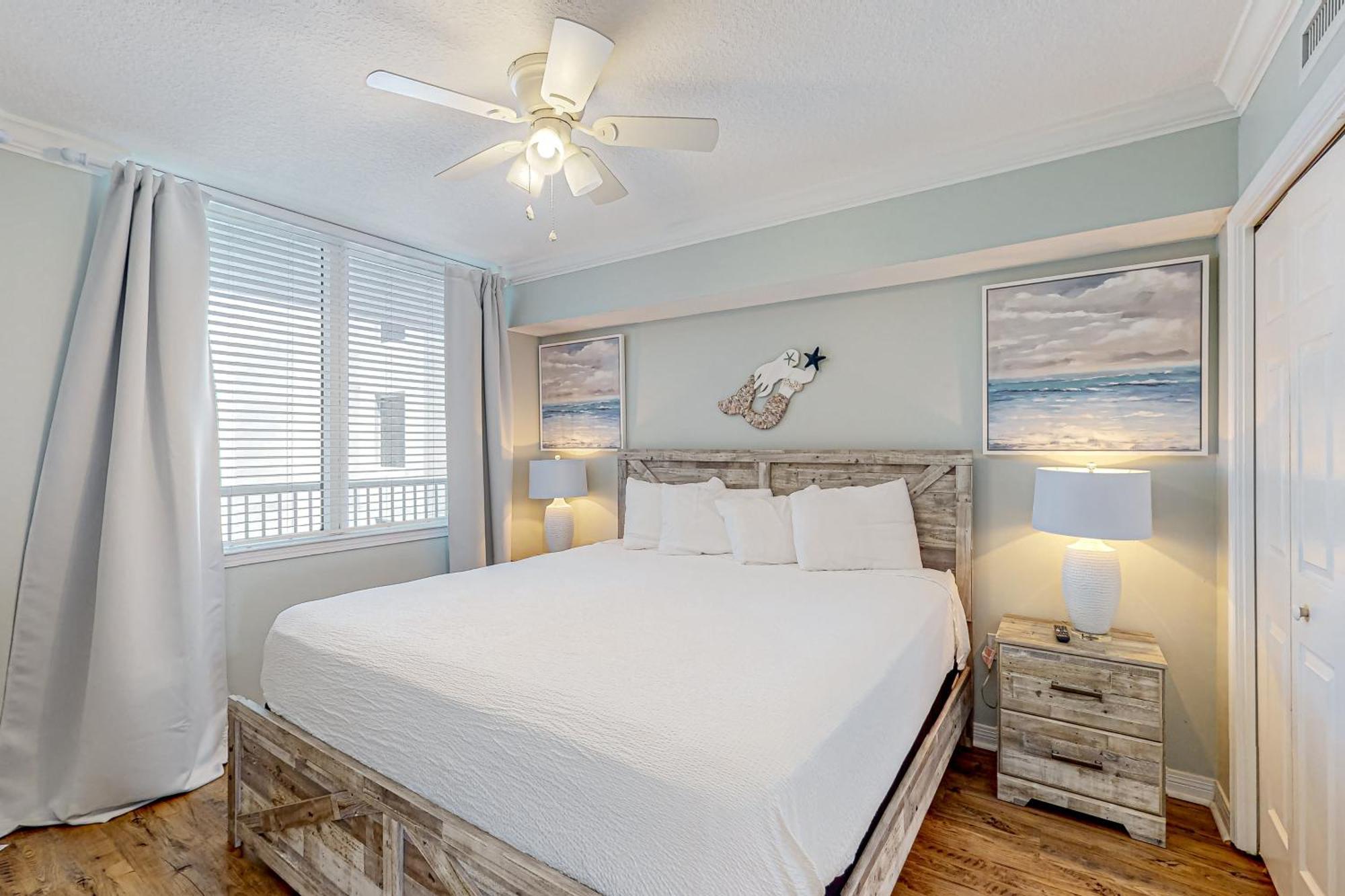 Destin West - Bayside Heron 605