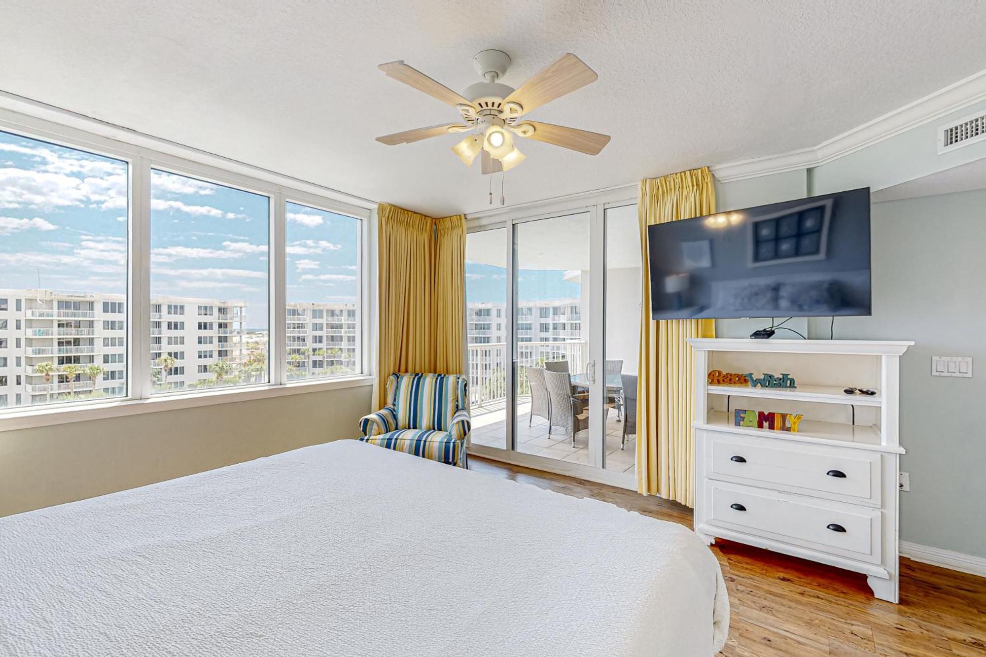 Destin West - Bayside Heron 605