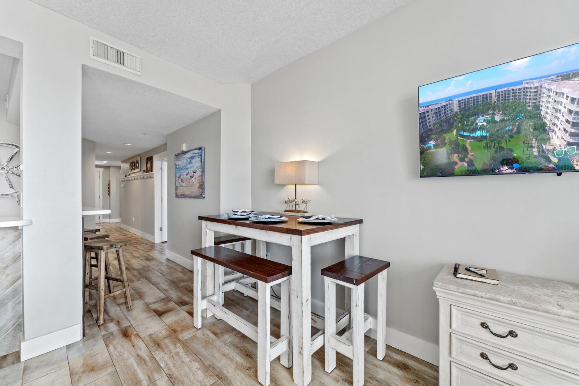 Destin West Gulfside 510 - Amazing Views - Service Holiday home *
