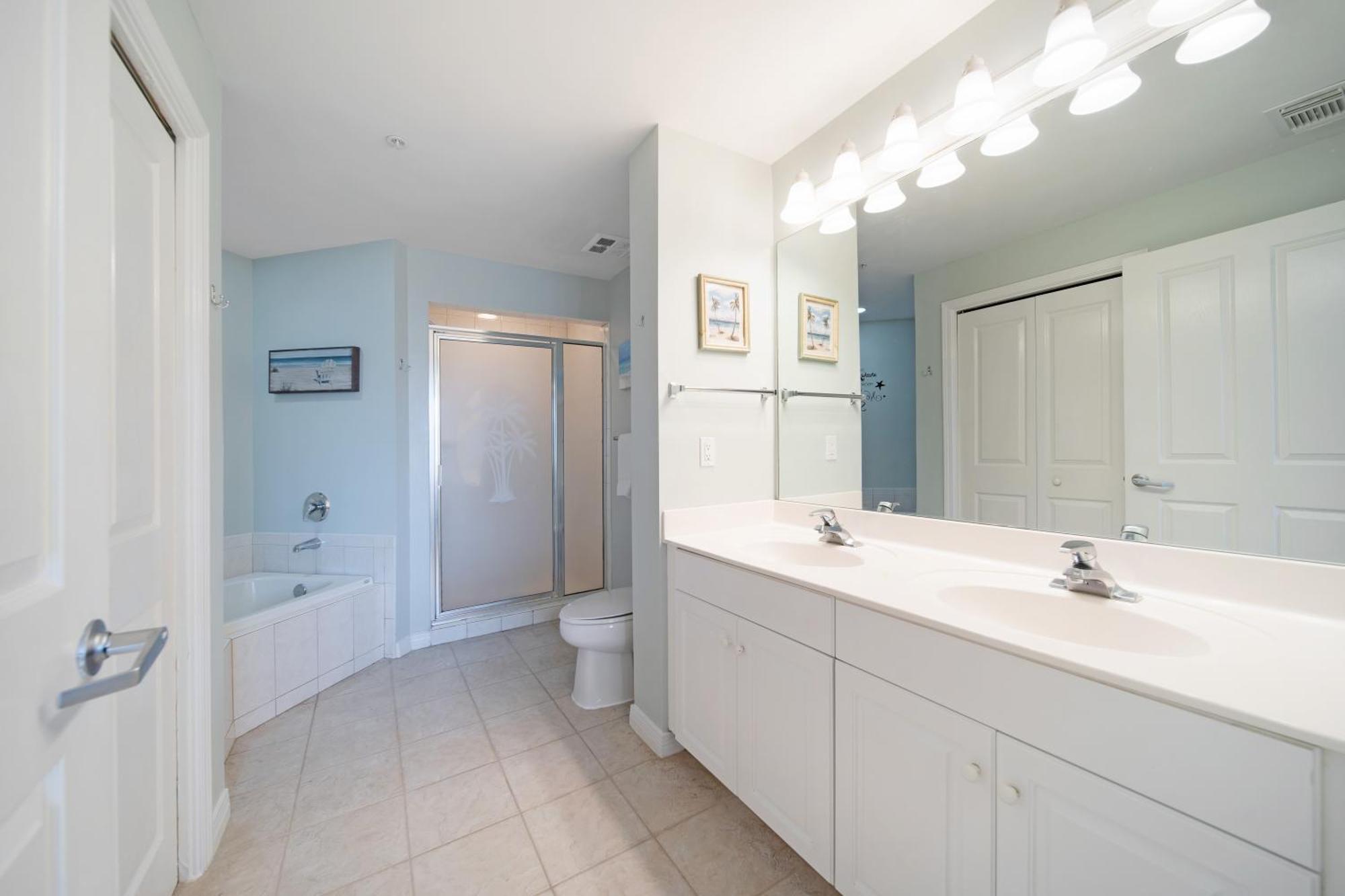 Destin West Gulfside 410 - Amazing View - Free Service! Holiday home