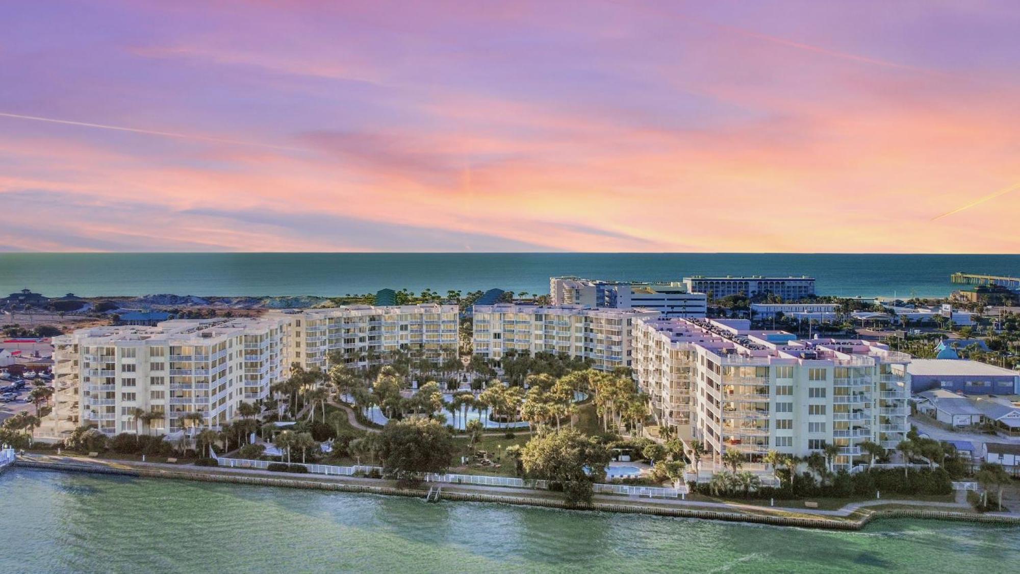 Destin West Gulfside 301 - True Beachfront Luxury - Beautiful Views! *