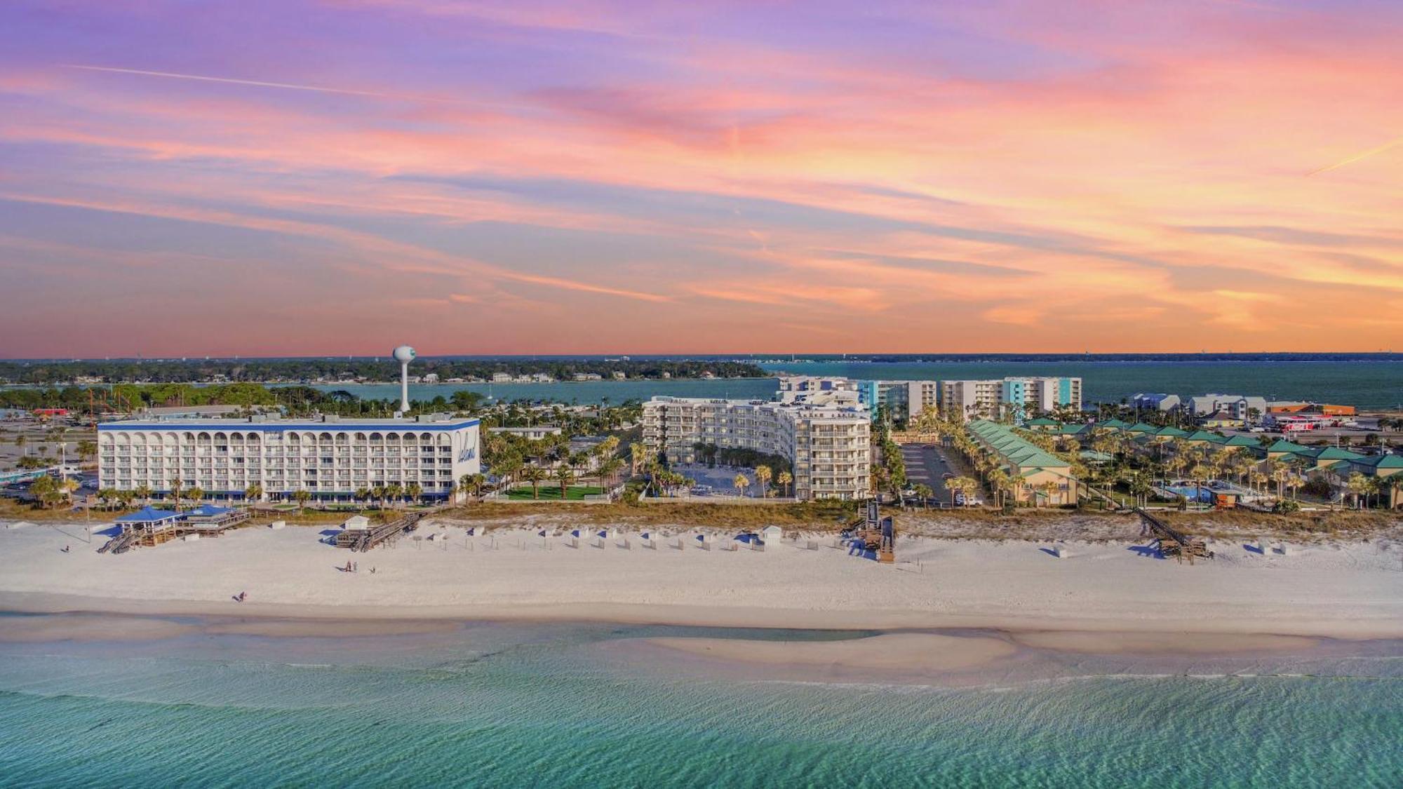 Destin West Gulfside 301 - True Beachfront Luxury - Beautiful Views! Holiday home *