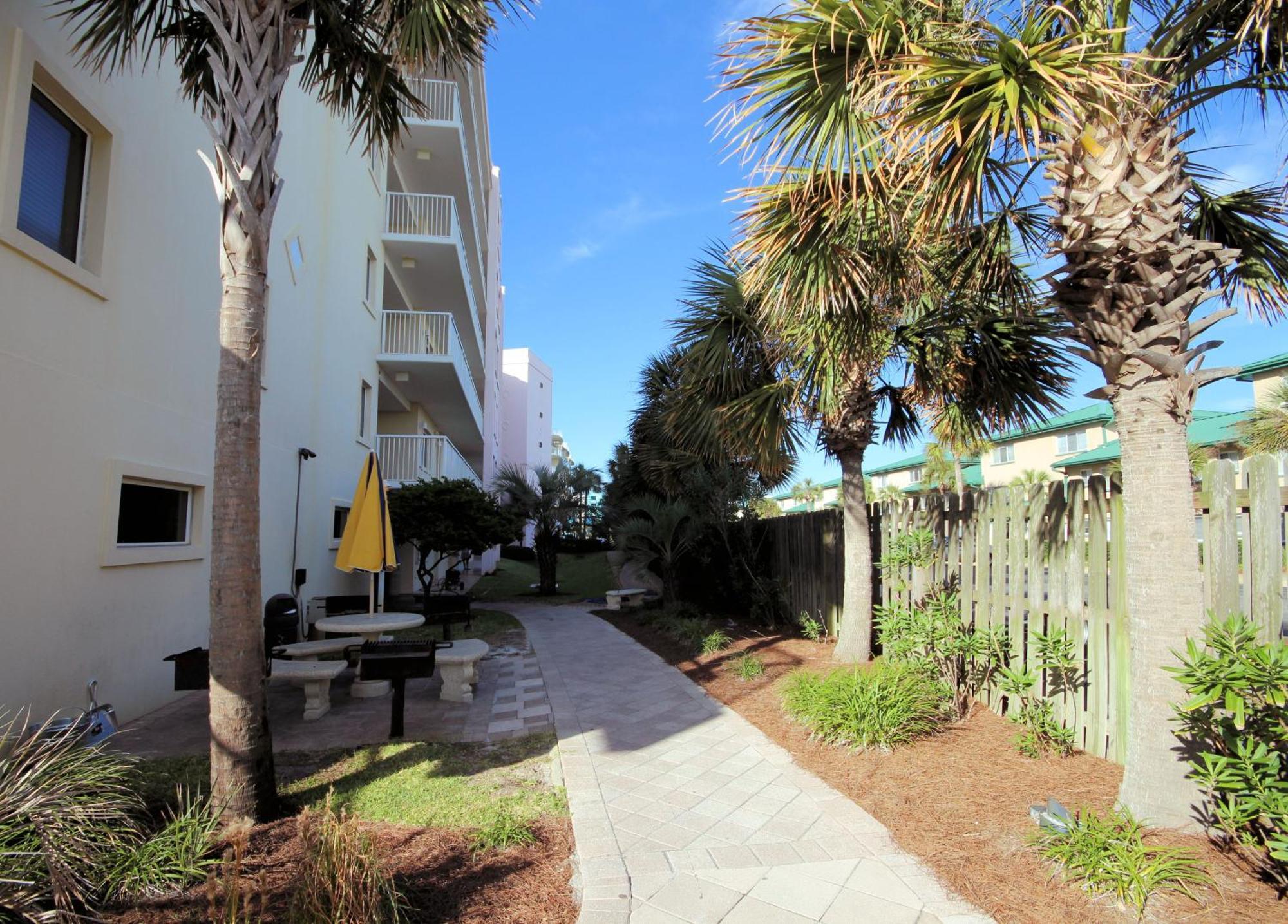Destin West Gulfside 209 - Own Slice Of Paradise! - Ocean Views - Free Service! Holiday home