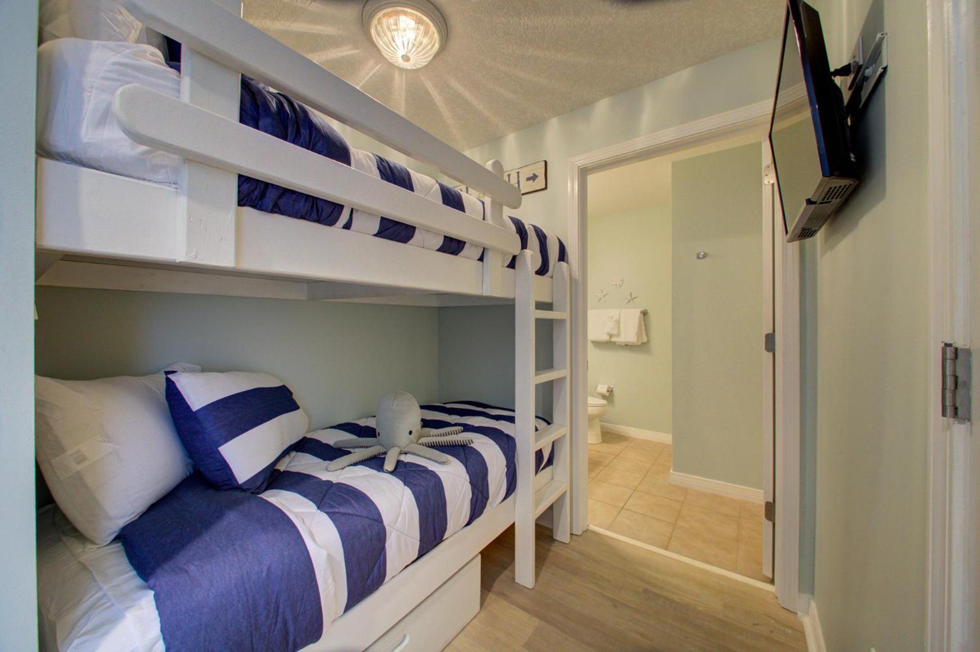 Gulfside 111 At Destin West - Ground Floor - Direct Pool & Access