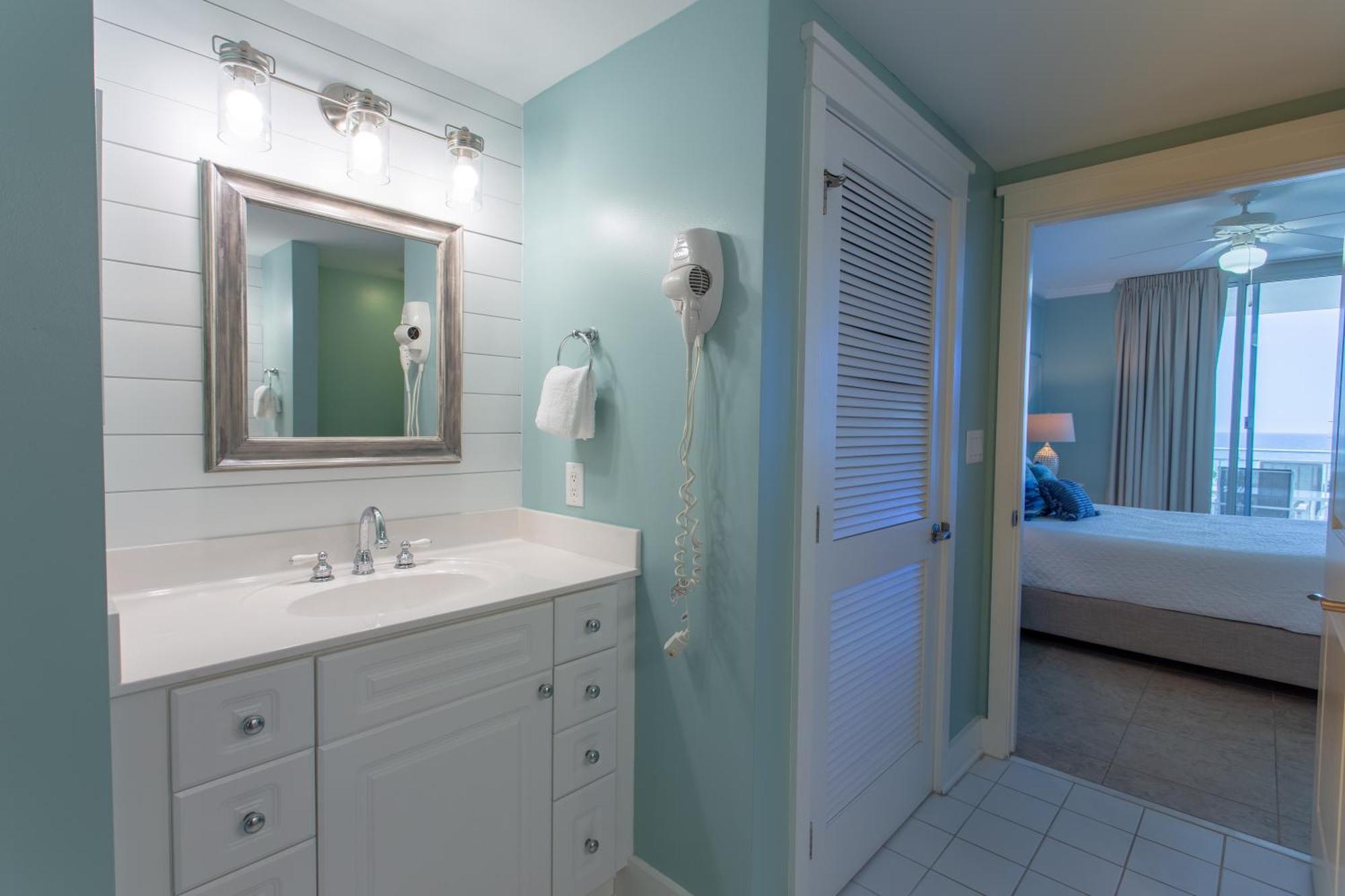 Waterscape C605 - Floor Views - Free Service - Interior Facing! Holiday home *
