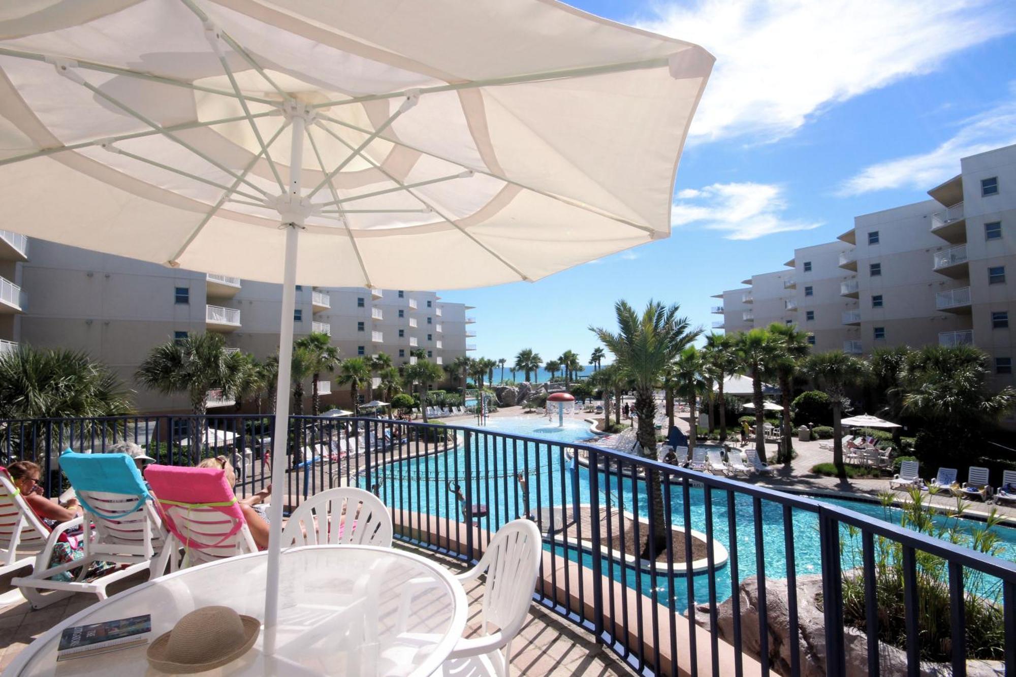 Waterscape C605 - Floor Views - Free Service - Interior Facing!