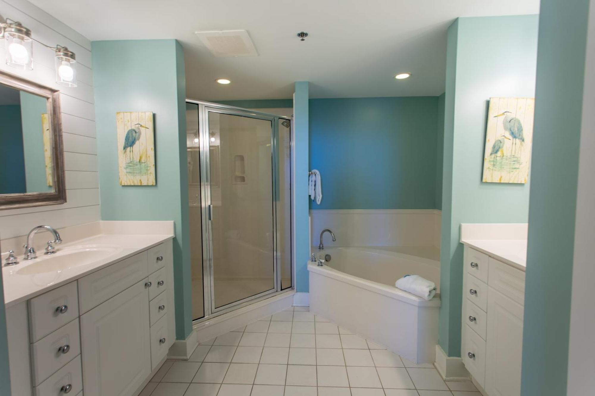 Waterscape C605 - Floor Views - Free Service - Interior Facing! *