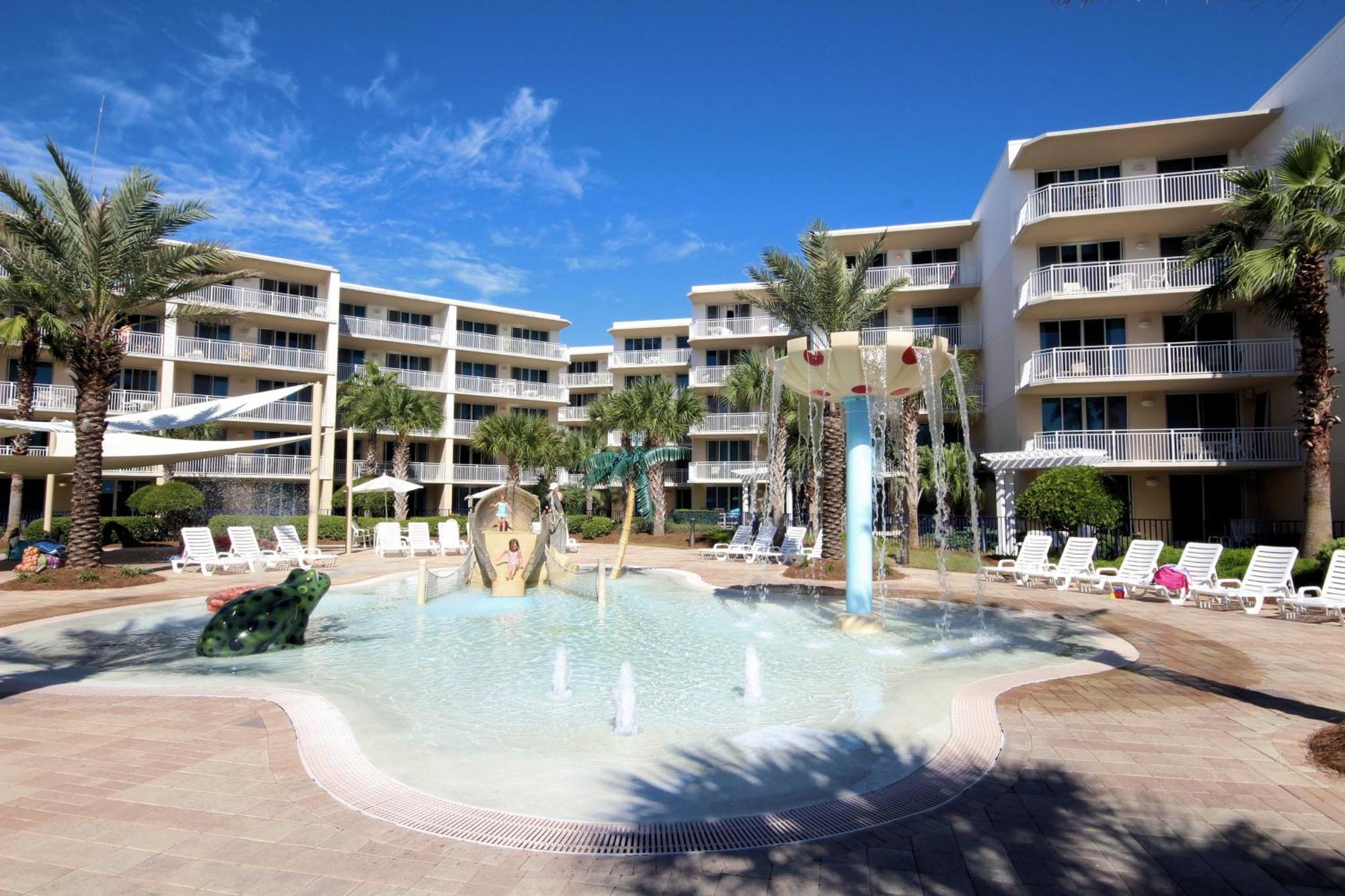 Waterscape C605 - Floor Views - Free Service - Interior Facing! *