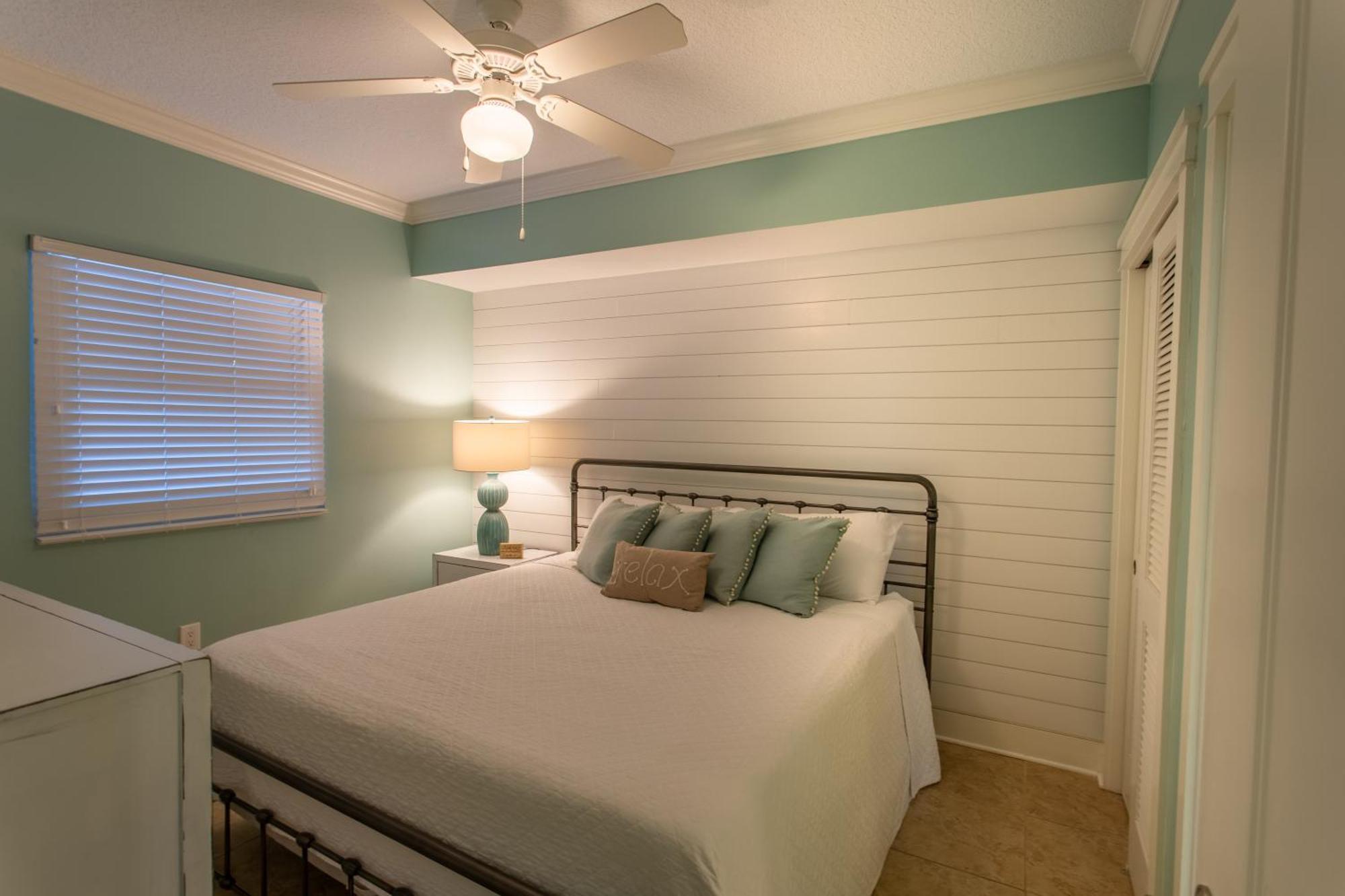 Waterscape C605 - Floor Views - Free Service - Interior Facing! *