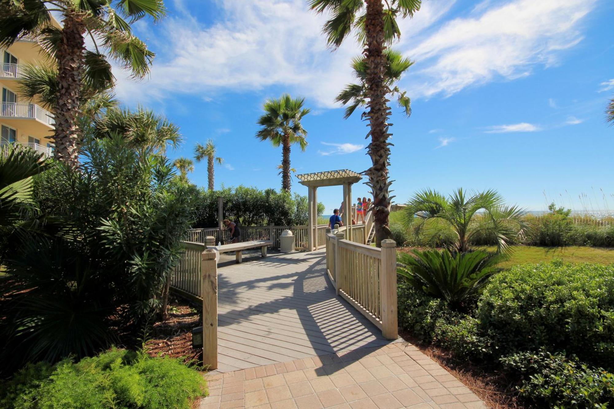 Waterscape C605 - Floor Views - Free Service - Interior Facing!