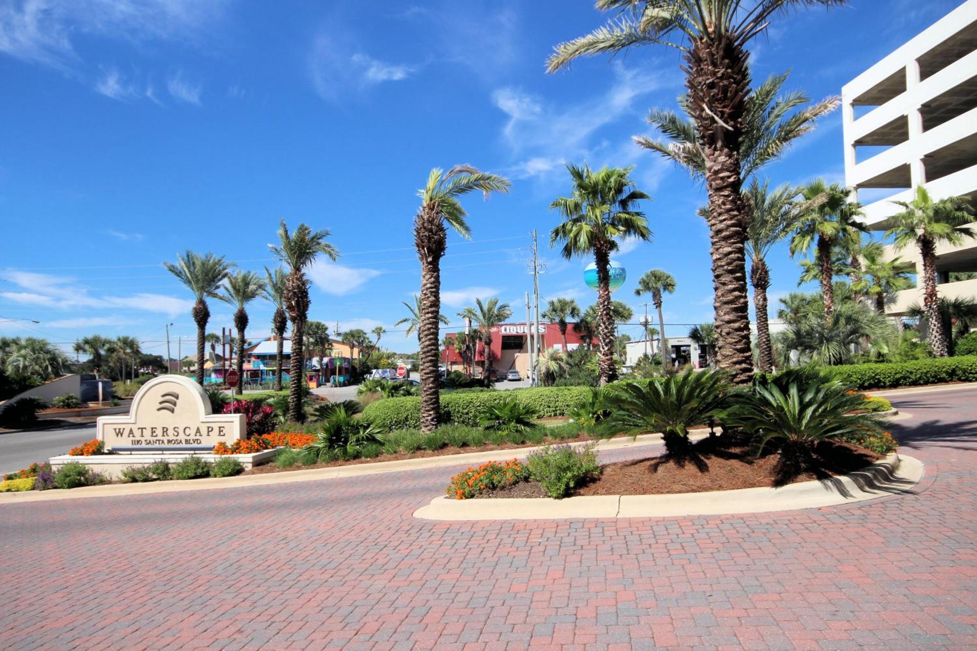 Waterscape C605 - Floor Views - Free Service - Interior Facing! Holiday home