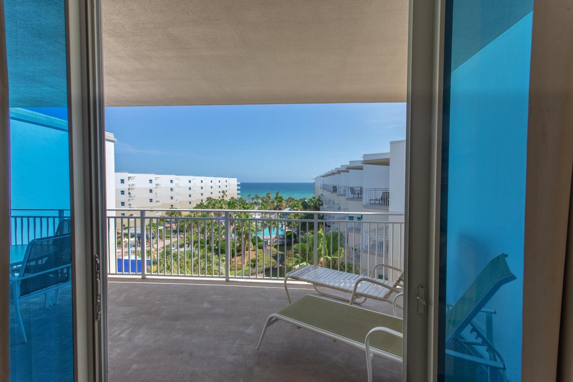 Waterscape C605 - Floor Views - Free Service - Interior Facing!