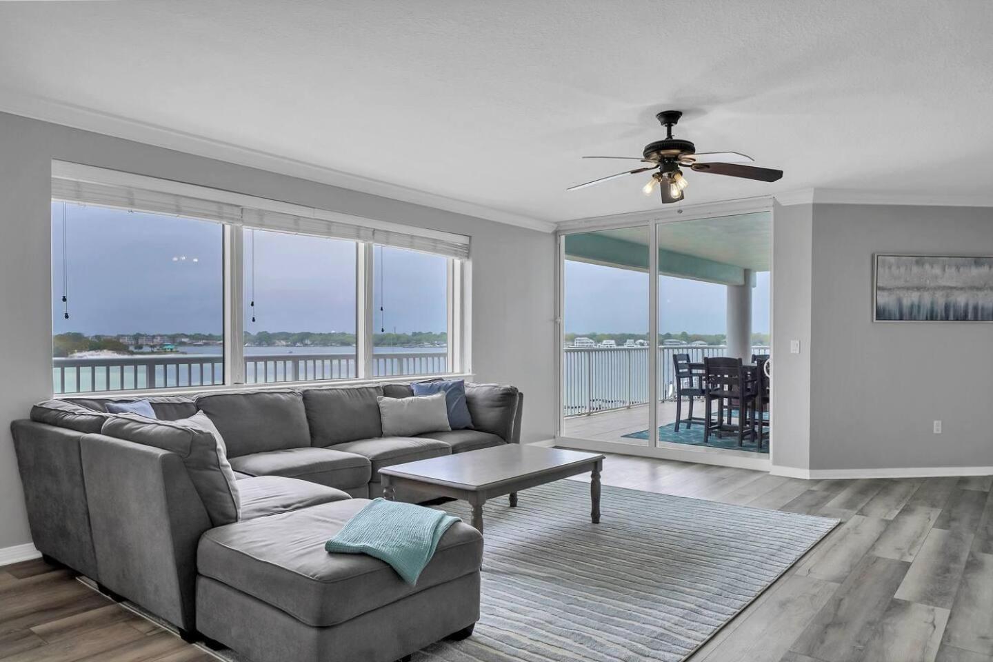 Destin West Heron #401