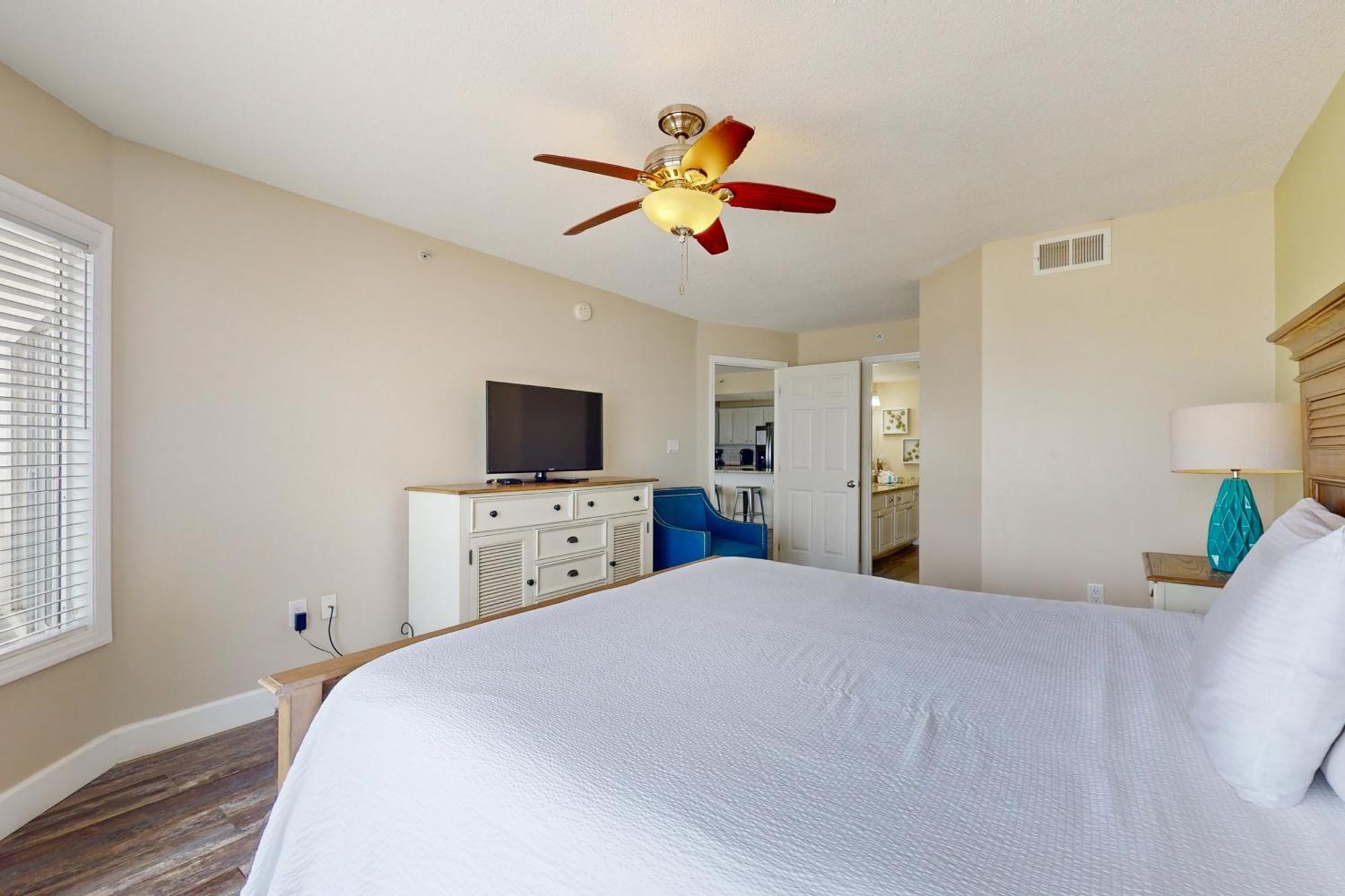 Santa Rosa Boulevard Apartment *