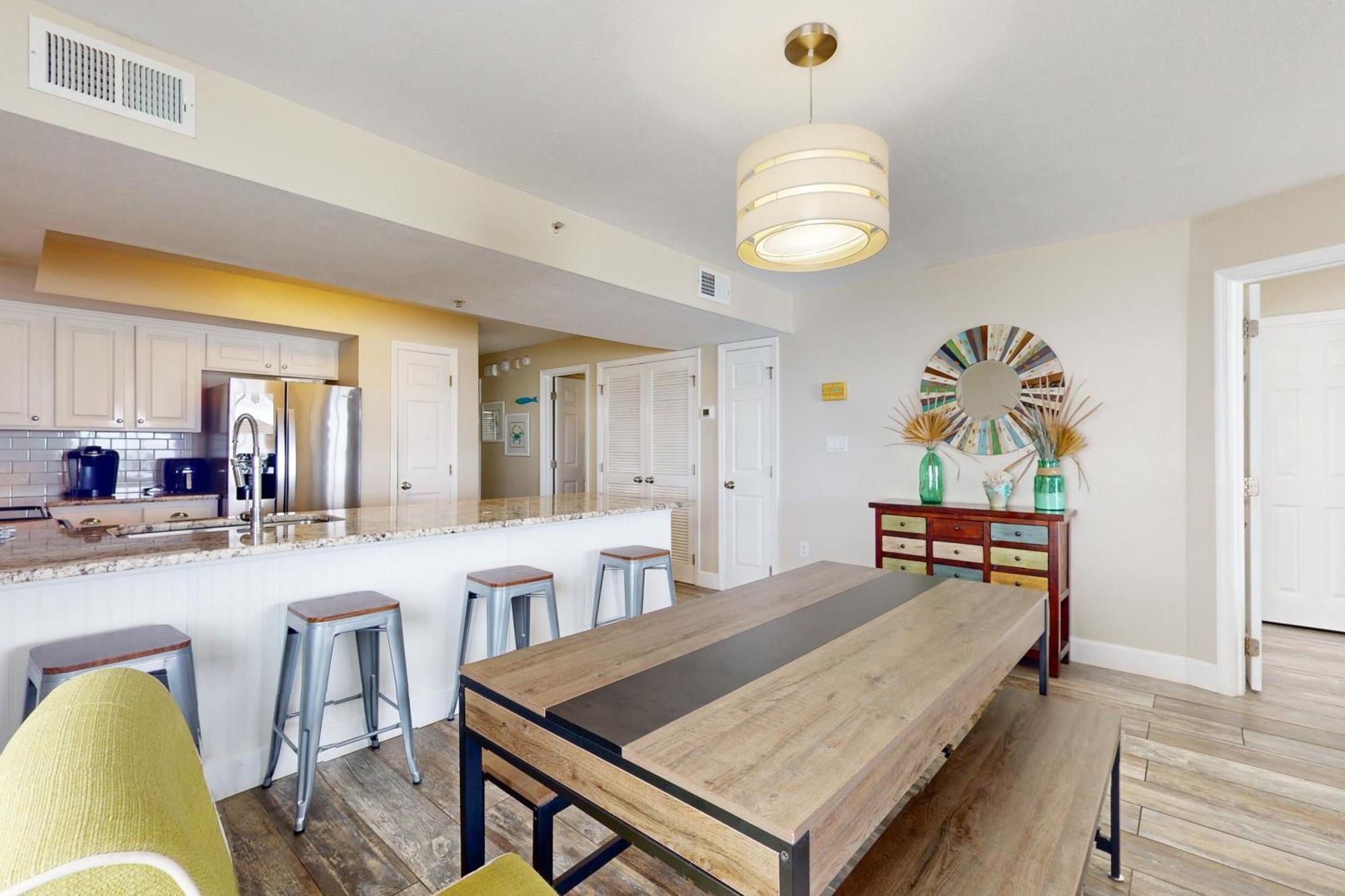 Santa Rosa Boulevard Apartment *