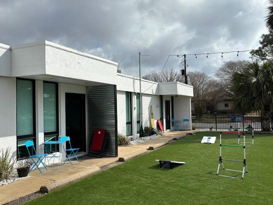 Livin Right Sail Loft: Pickleball, Basketball, Close 2 The Fun! * Fort Walton Beach