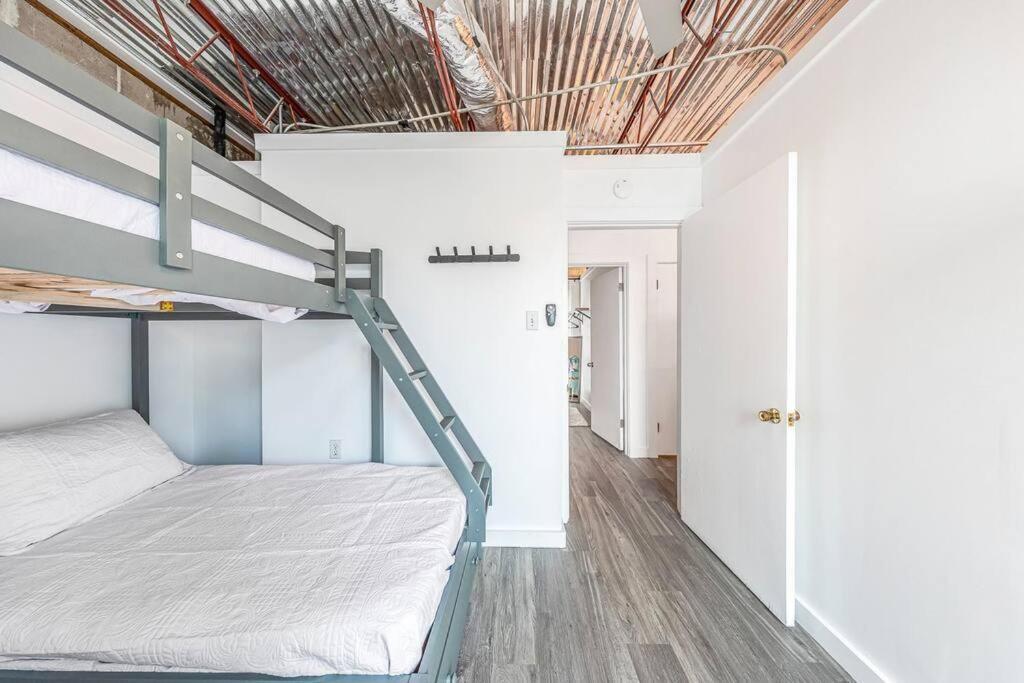 Livin Right Surf Loft: Pickleball, Basketball, Close To The Fun