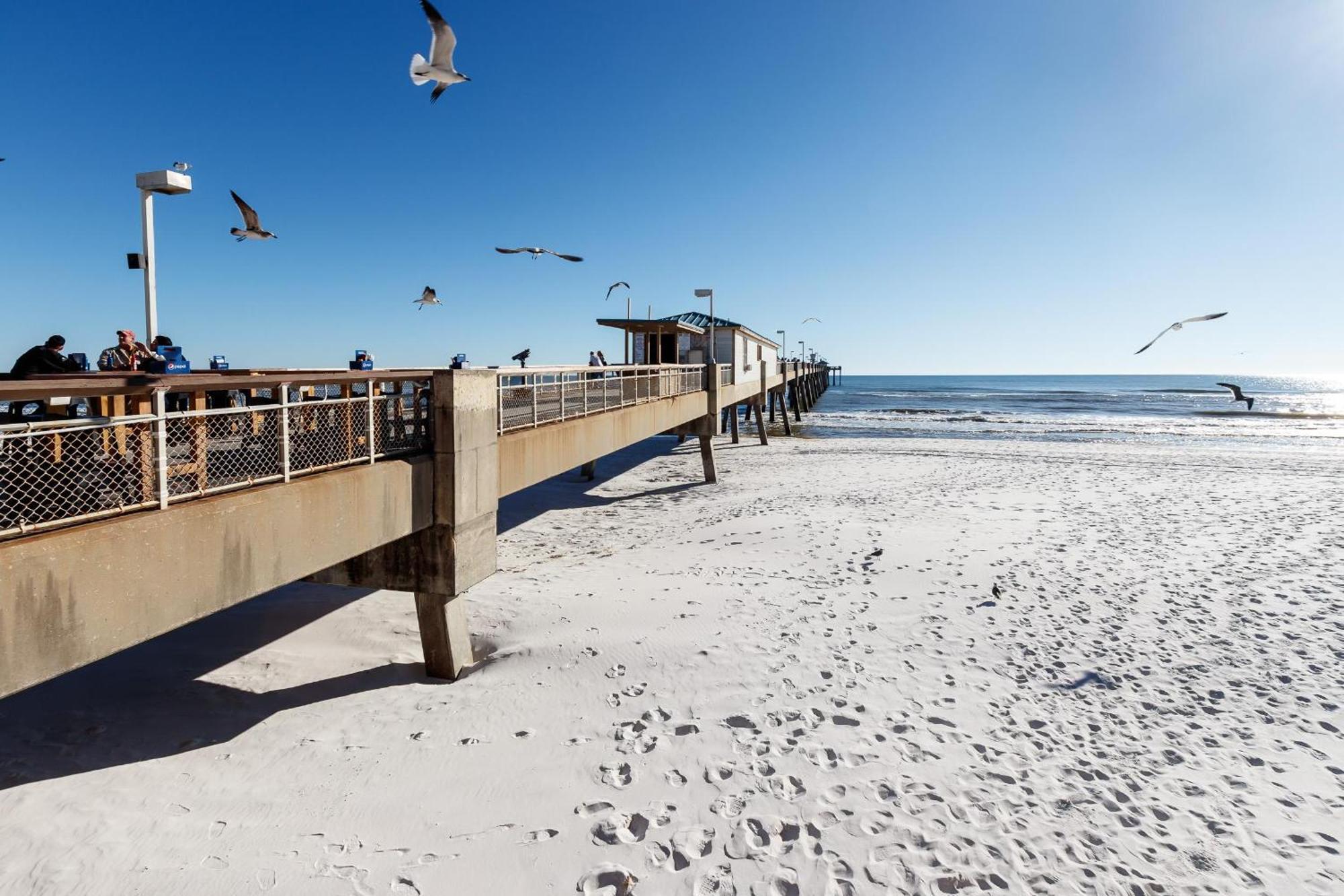 Nautilus 1702 Gulf Front Large 2 Bedroom Penthouse 7th Floor Holiday home Fort Walton Beach