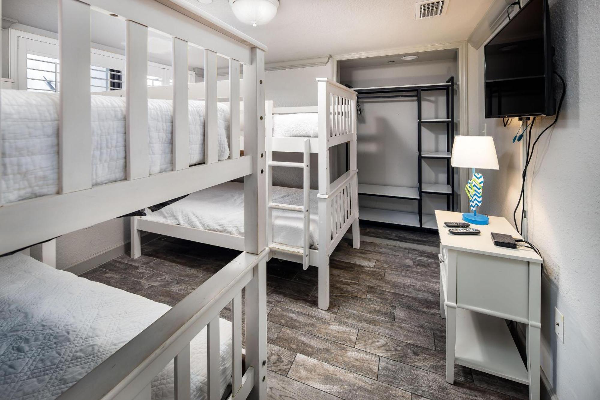 Nautilus 1101 - 3 Br/ 2 1/2 Ba Ground Floor On The - Free Service March To October Fort Walton Beach