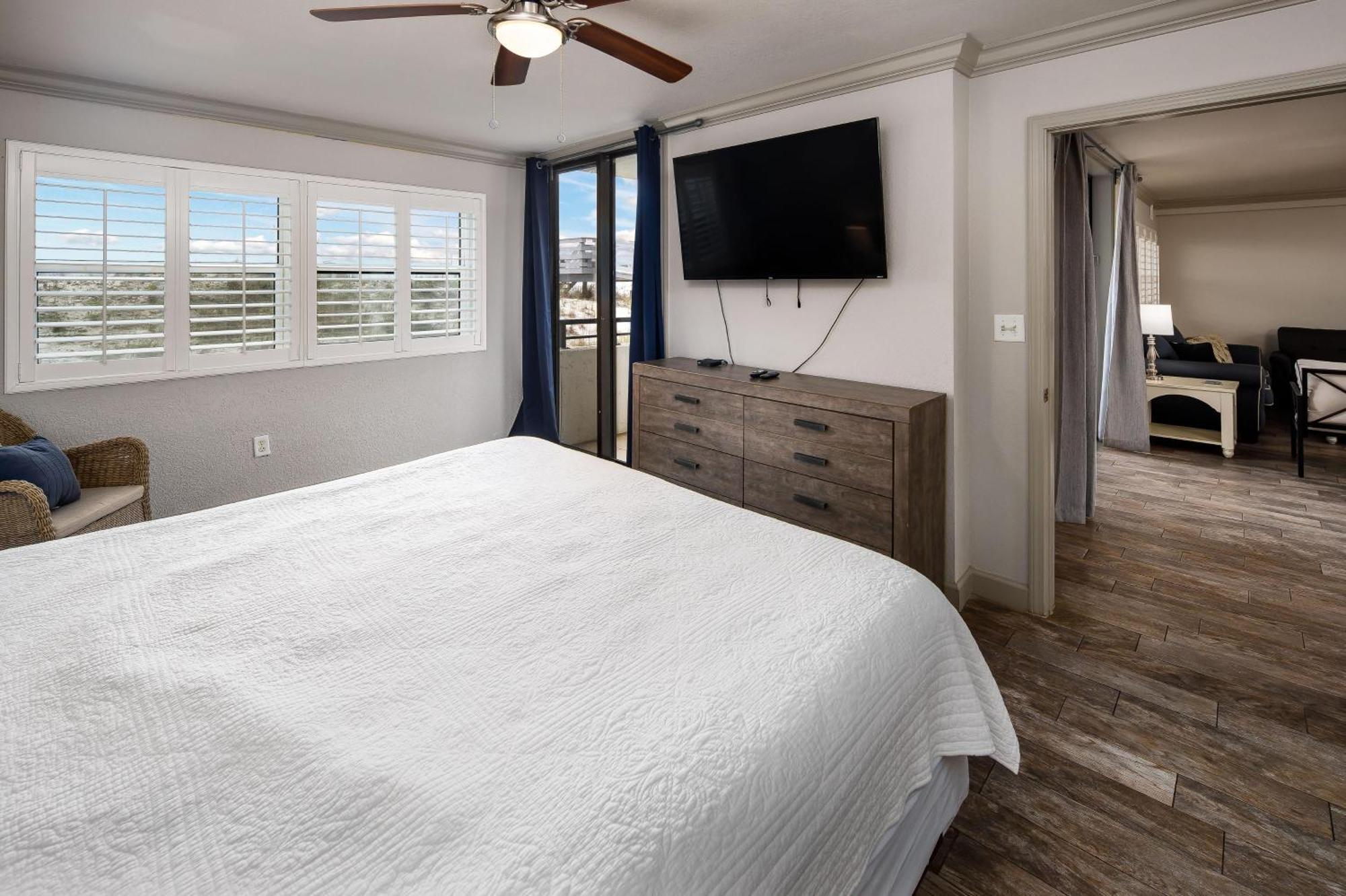 Apartment Nautilus 1101 - 3 Br/ 2 1/2 Ba Ground Floor On The - Free Service March To October *