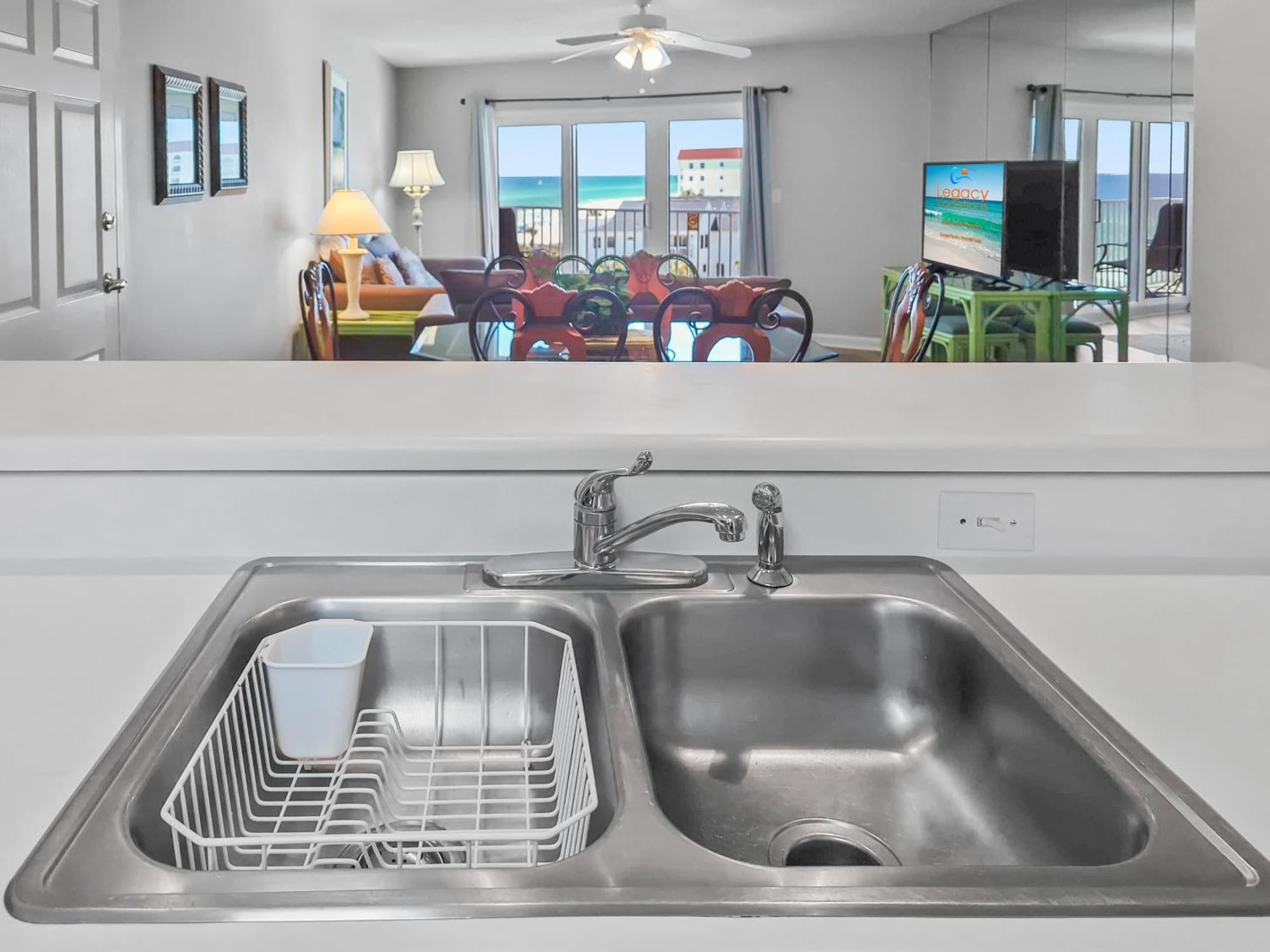 Apartment Sc 601b - Bchfront -free Seasonal Service!