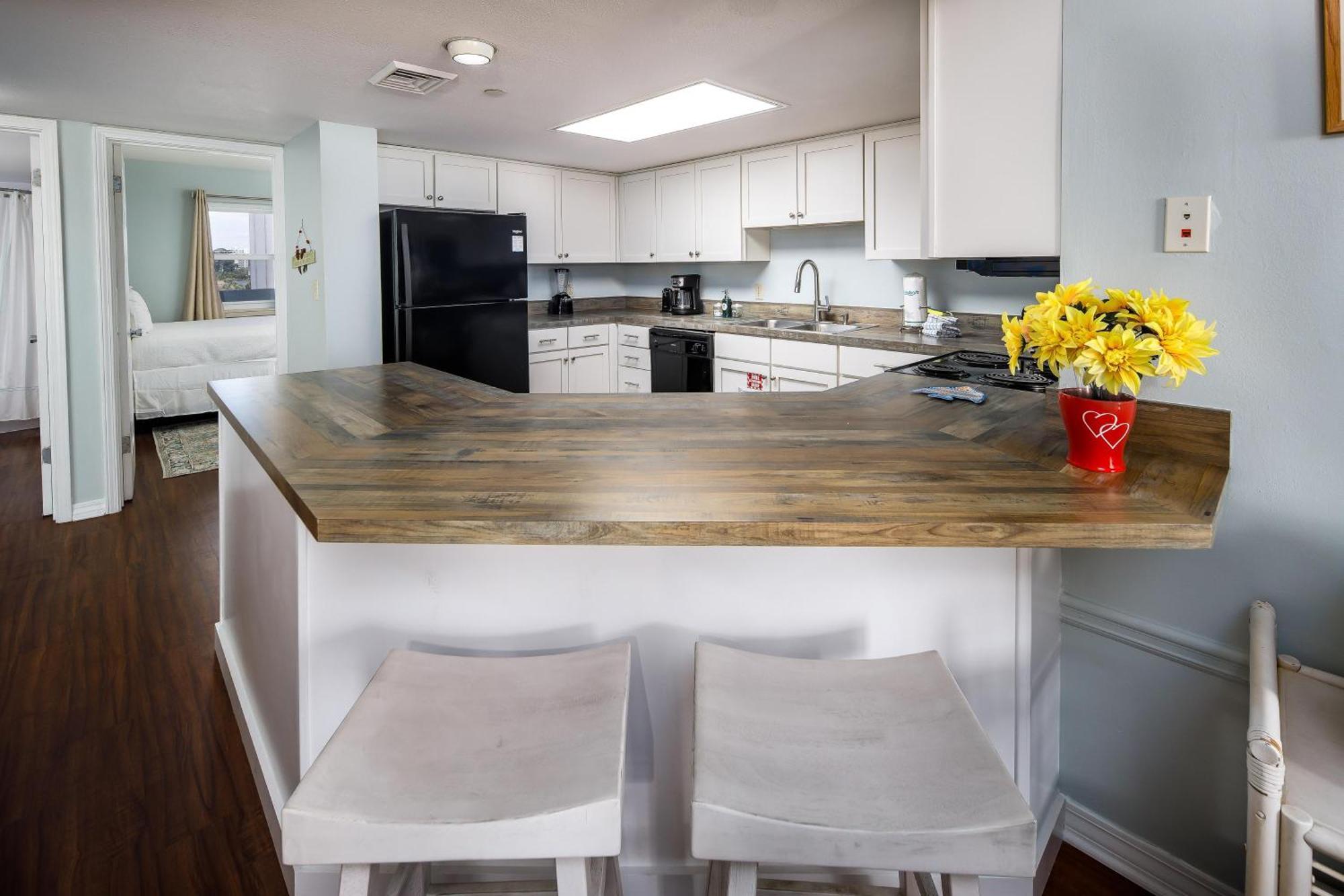 Nautilus 2410 Gulf View 2 Bedroom 4th Floor Free Service Fort Walton Beach