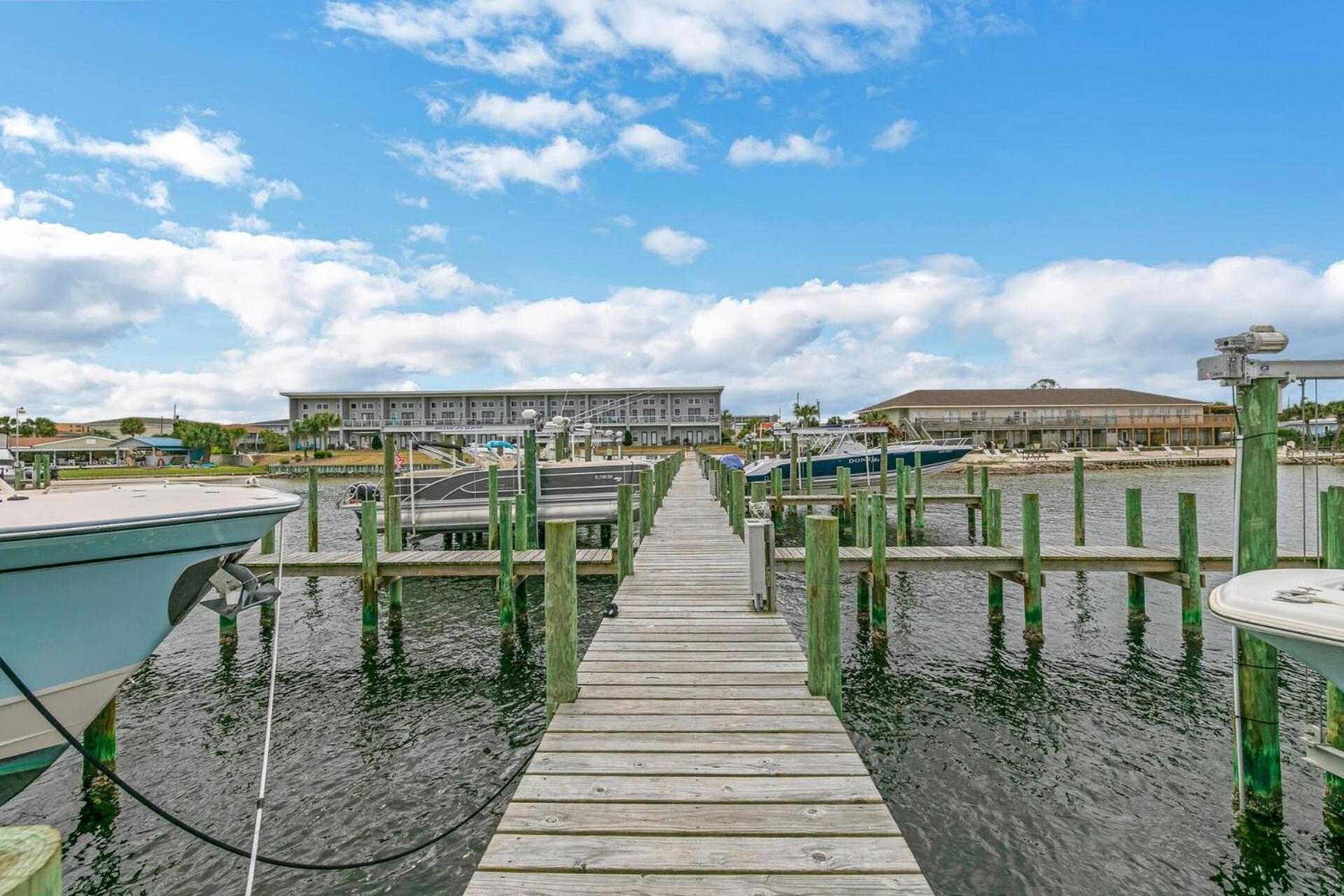 Completely Coastal Spacious Townhome With Harbor Views A Dock And Community Pool Holiday home