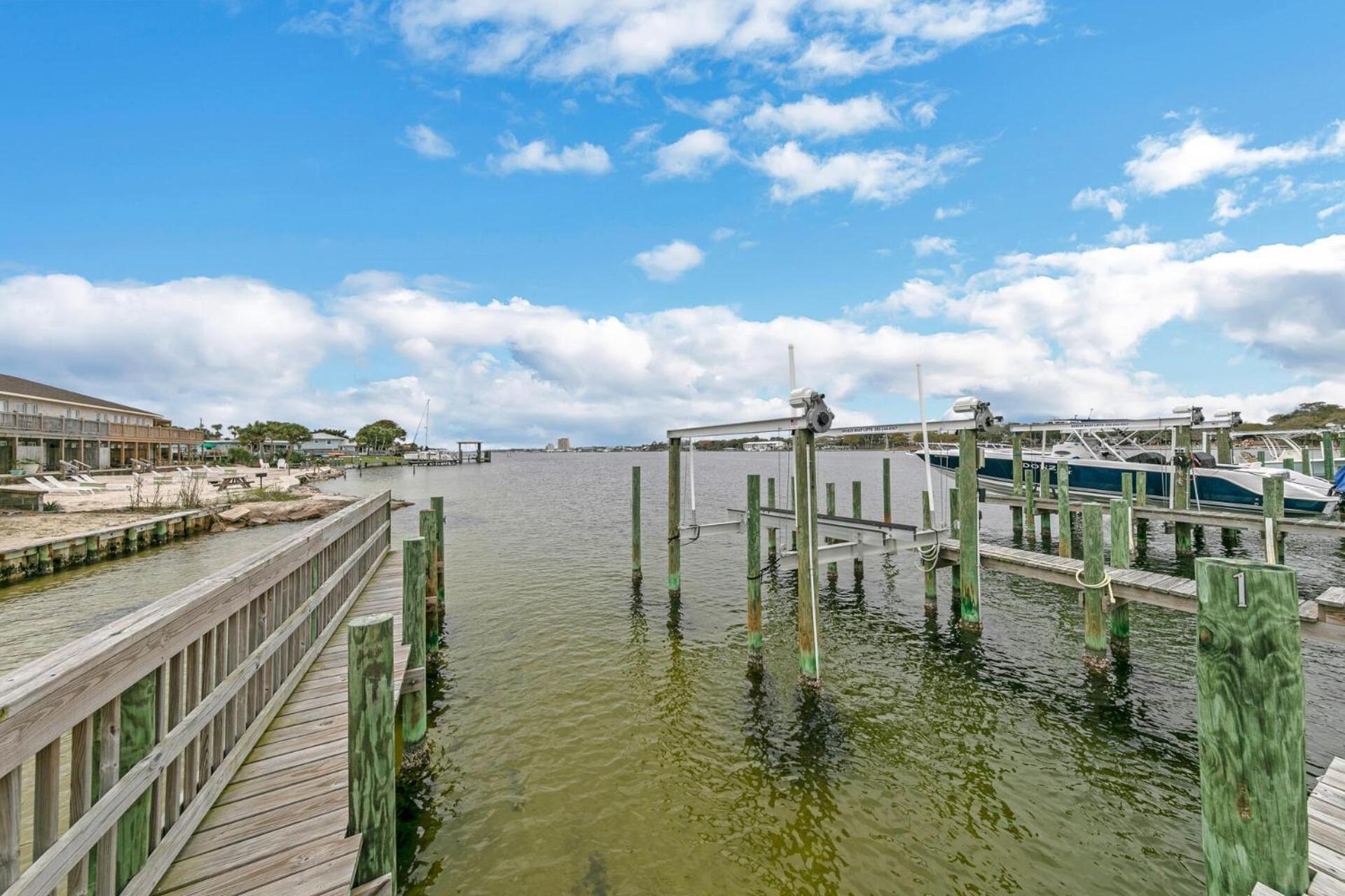 Holiday home Completely Coastal Spacious Townhome With Harbor Views A Dock And Community Pool