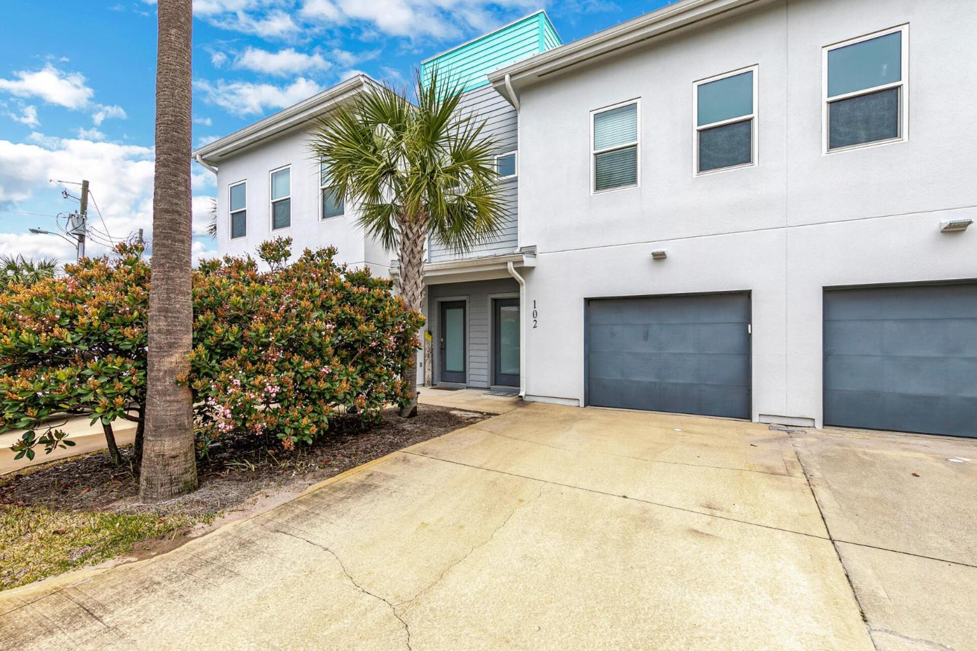 Completely Coastal Spacious Townhome With Harbor Views A Dock And Community Pool