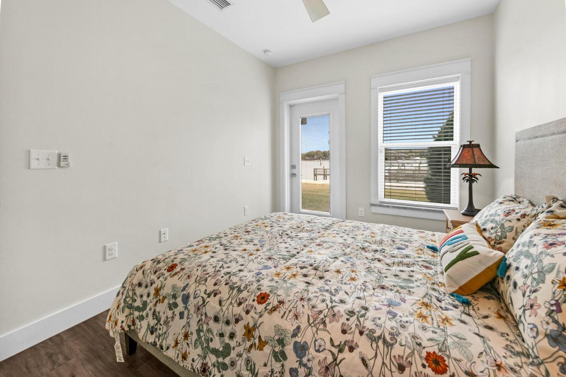 Completely Coastal Spacious Townhome With Harbor Views A Dock And Community Pool Holiday home *