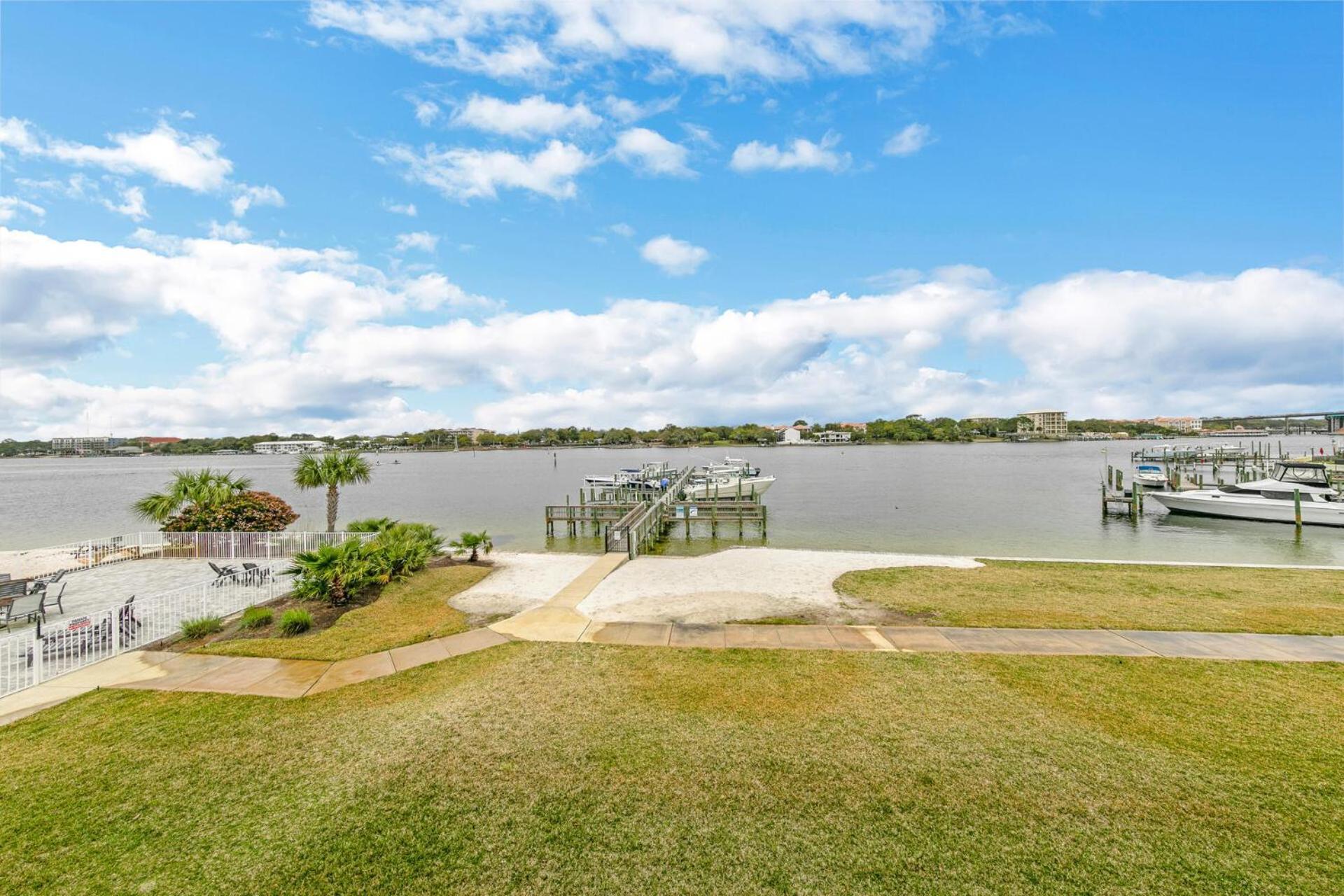 Holiday home Completely Coastal Spacious Townhome With Harbor Views A Dock And Community Pool *