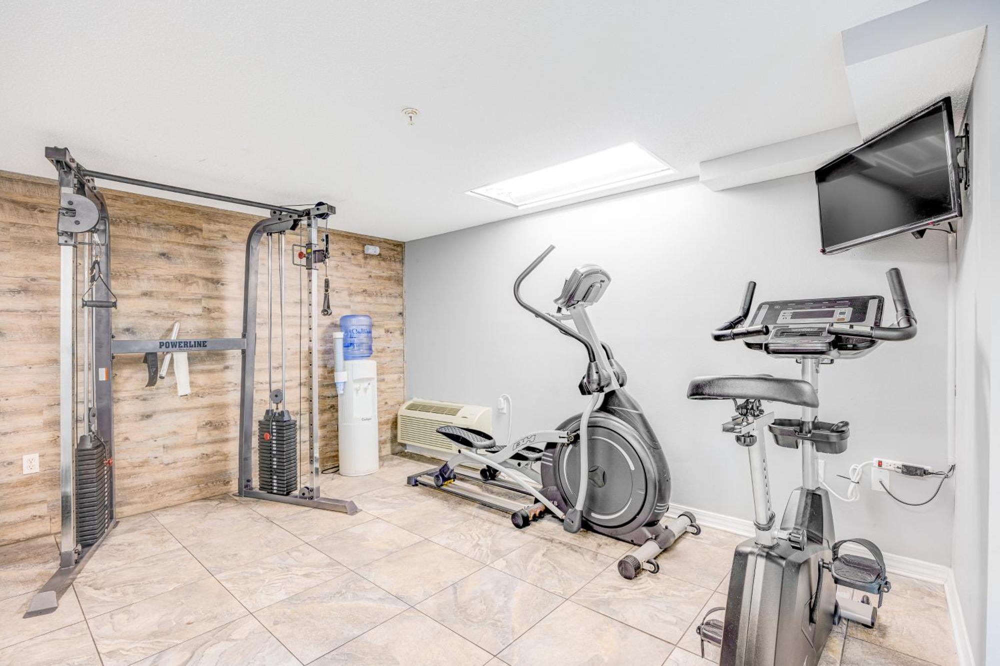 Santa Rosa Boulevard Apartment *